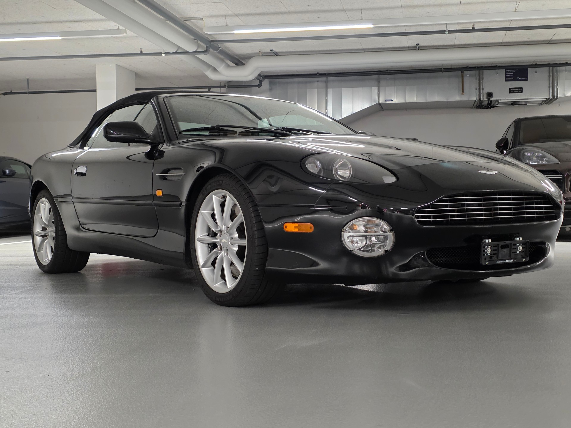ASTON MARTIN DB7 Volante-showroom-element-2
