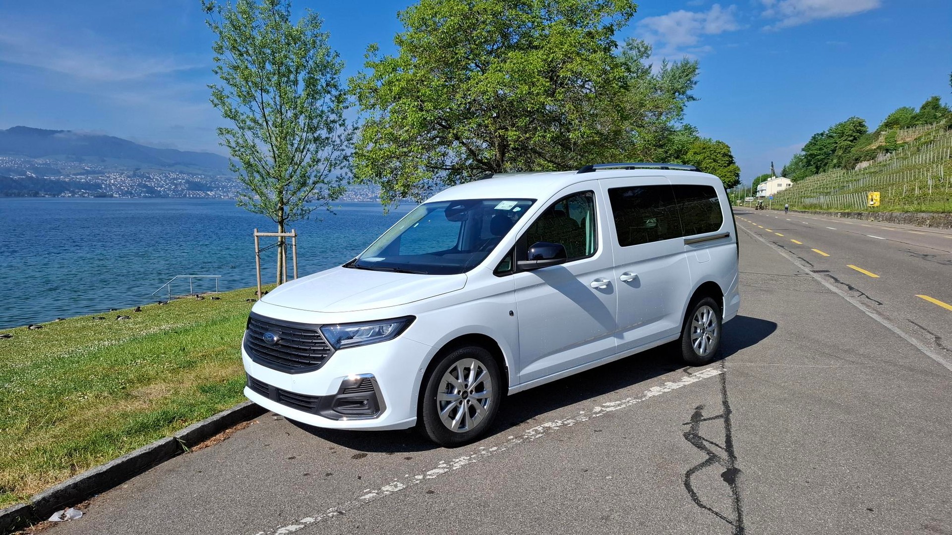 FORD Grand Tourneo Connect 1.5 EcoBoost Titanium Automat - inkl. Umbau für Rollstuhltransport
