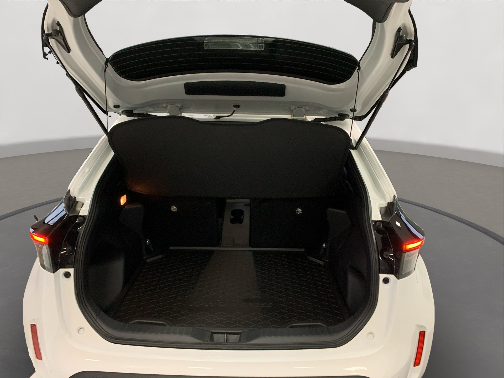 TOYOTA Yaris Cross 1.5 Trend AWDi e-CVT-image-5