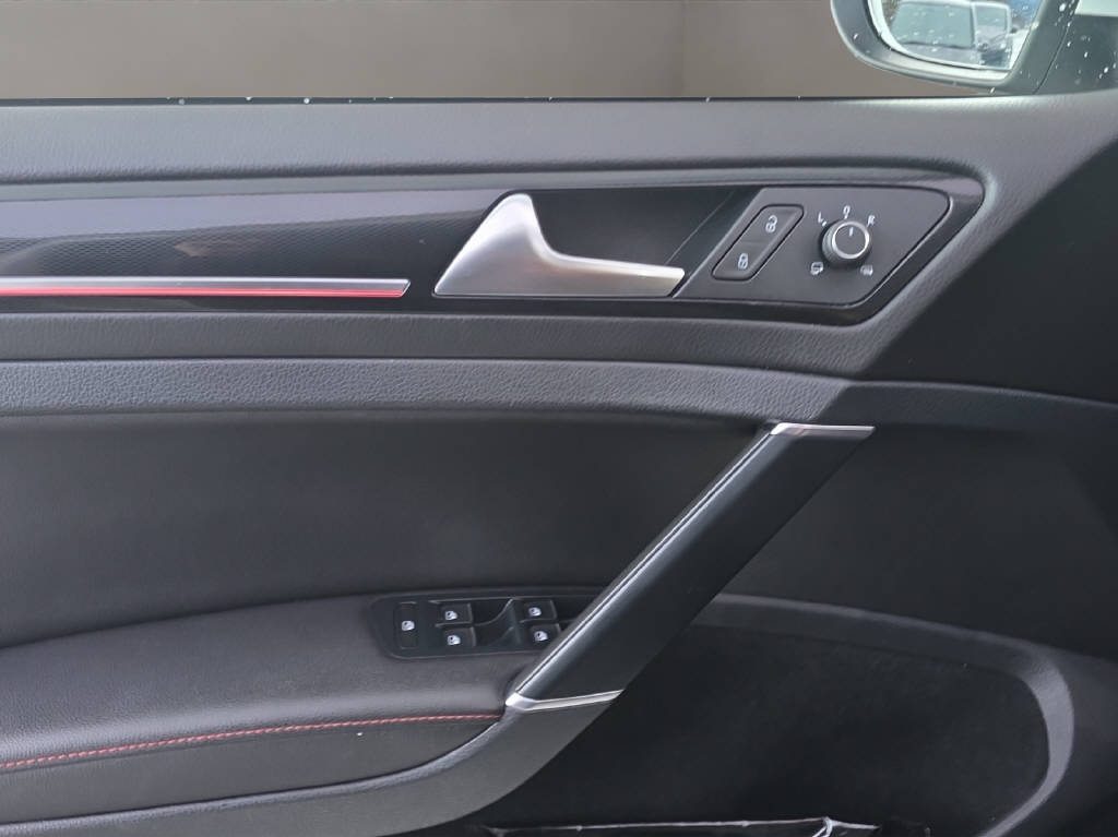 VW Golf VII 2.0 TSI GTI Performance-image-11
