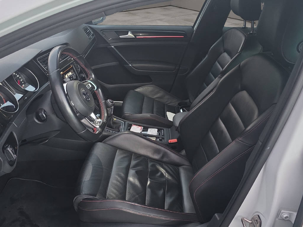 VW Golf VII 2.0 TSI GTI Performance-image-8