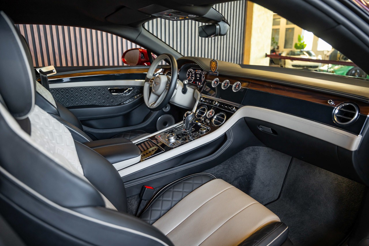 BENTLEY Continental GT 6.0 W12-image-13