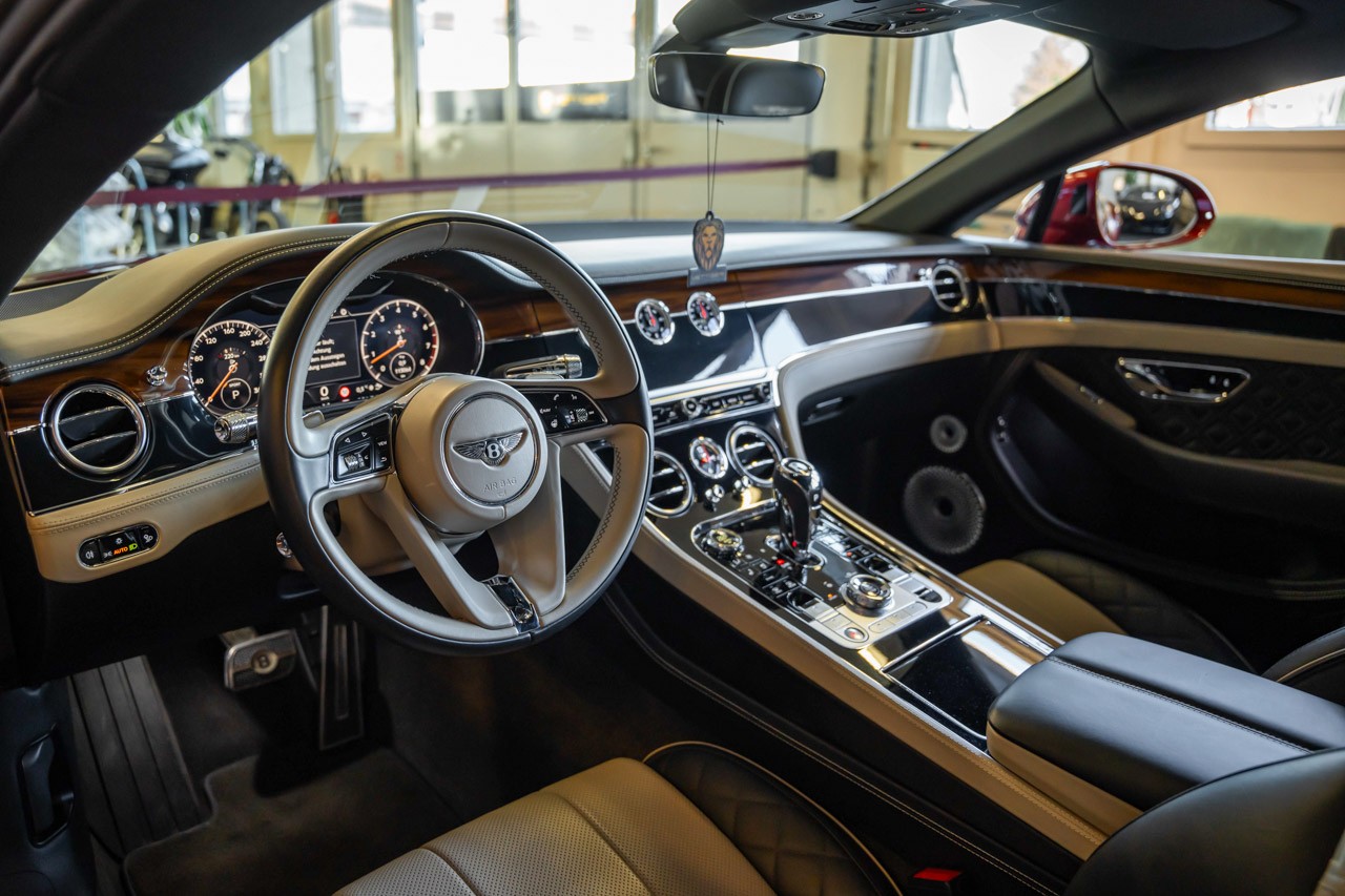BENTLEY Continental GT 6.0 W12-image-11