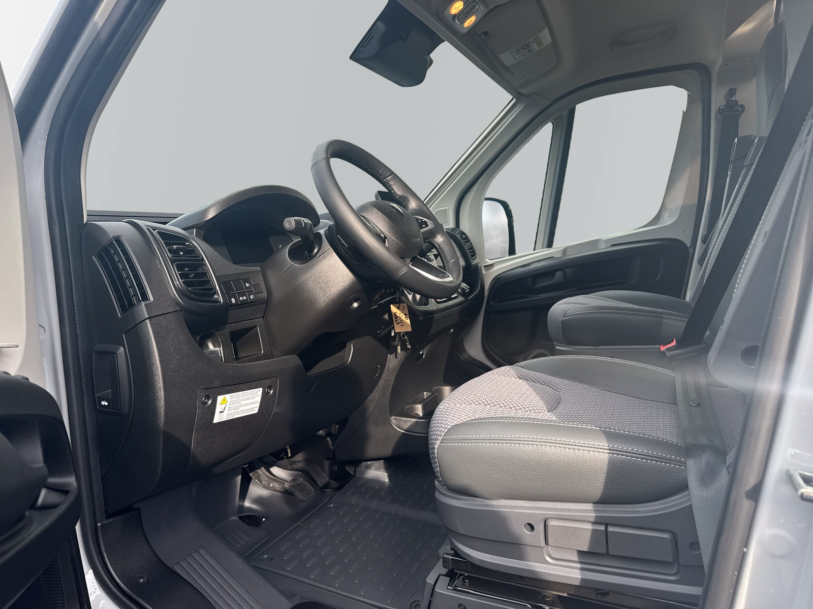 TOURNE MOBIL 6.0 - 180 PS SELECT / Heavy / Automat-image-12