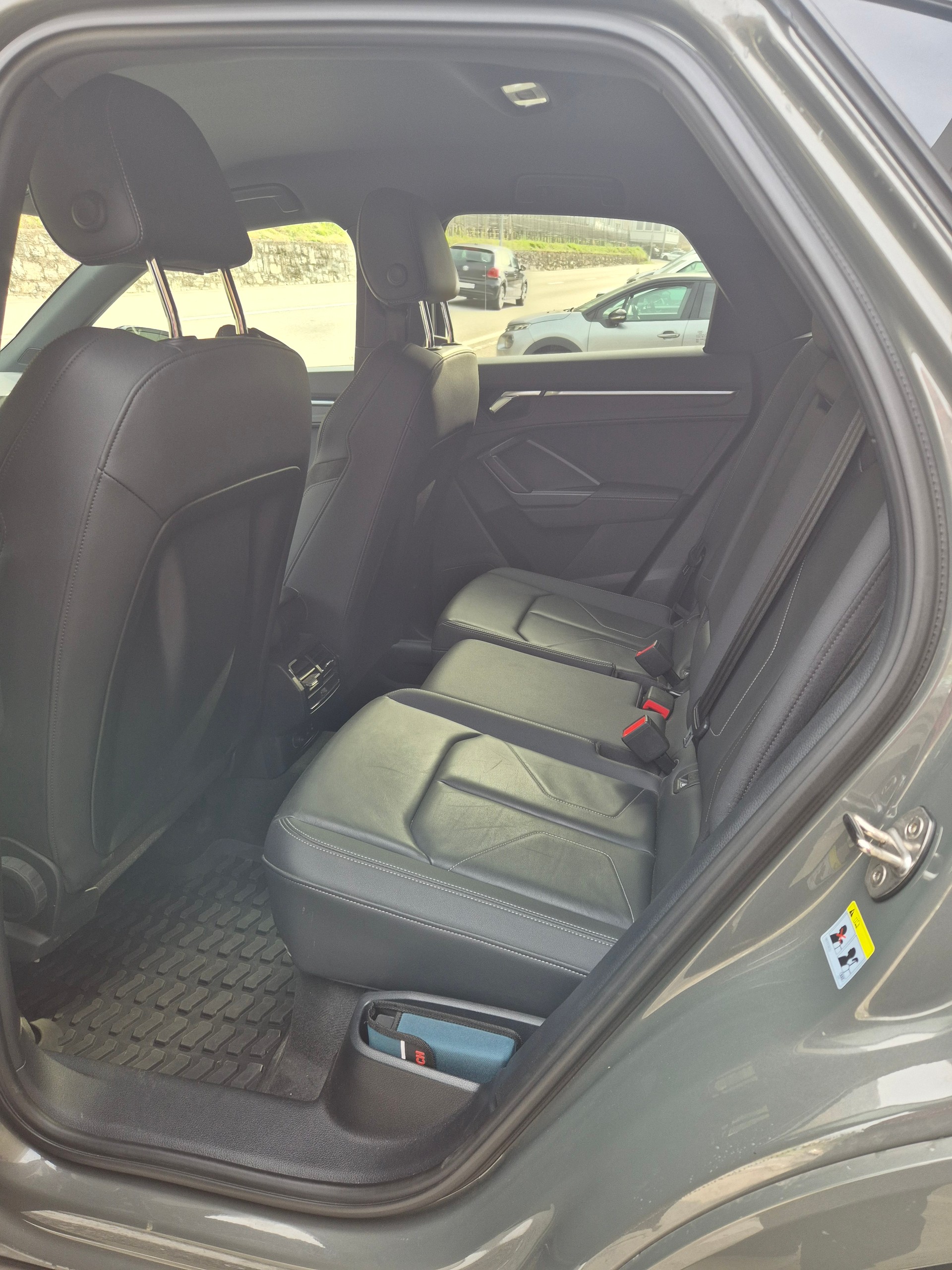 AUDI Q3 Sportback 35 TFSI S line Attraction S-tronic-image-7