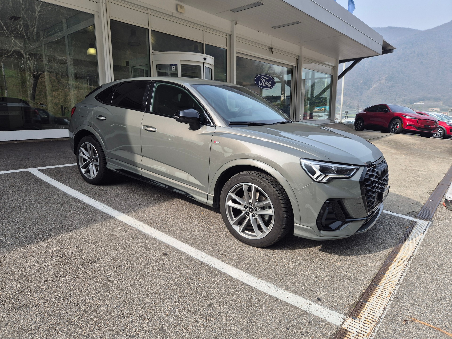 AUDI Q3 Sportback 35 TFSI S line Attraction S-tronic-image-1