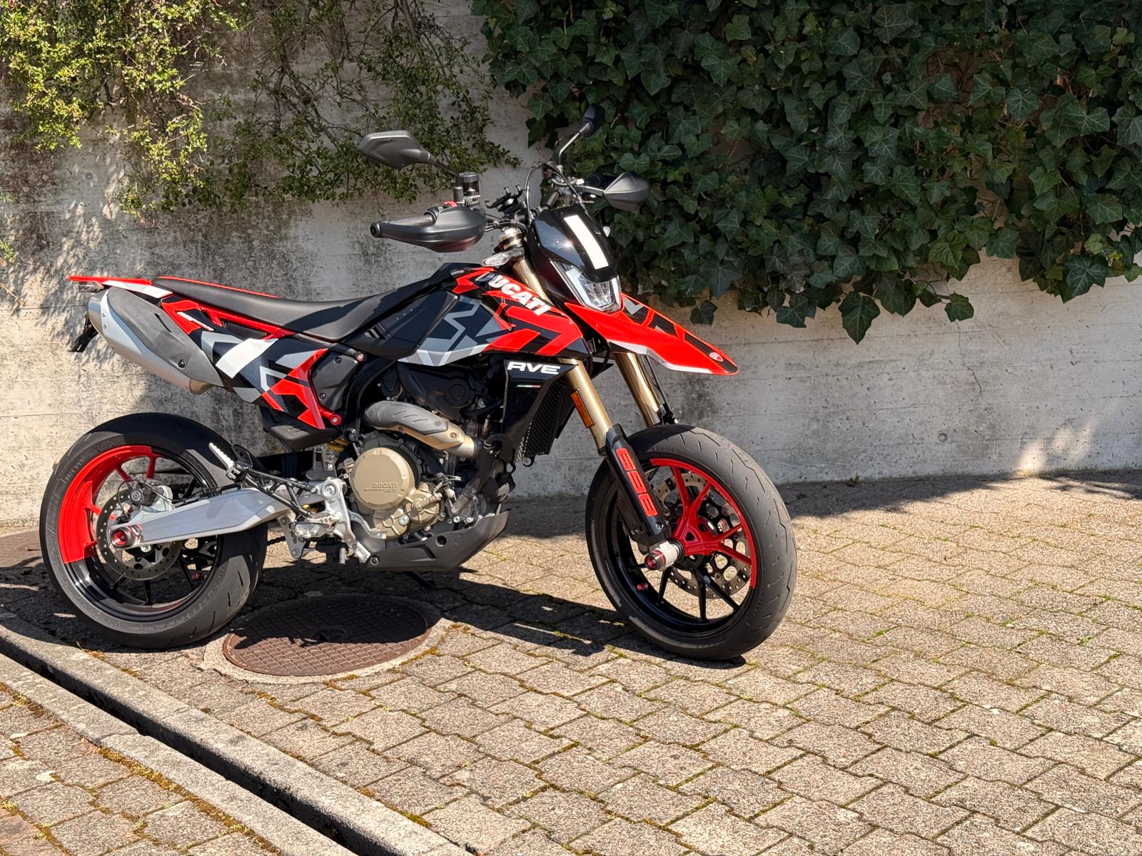 DUCATI Hypermotard 698 Mono RVE-image-11