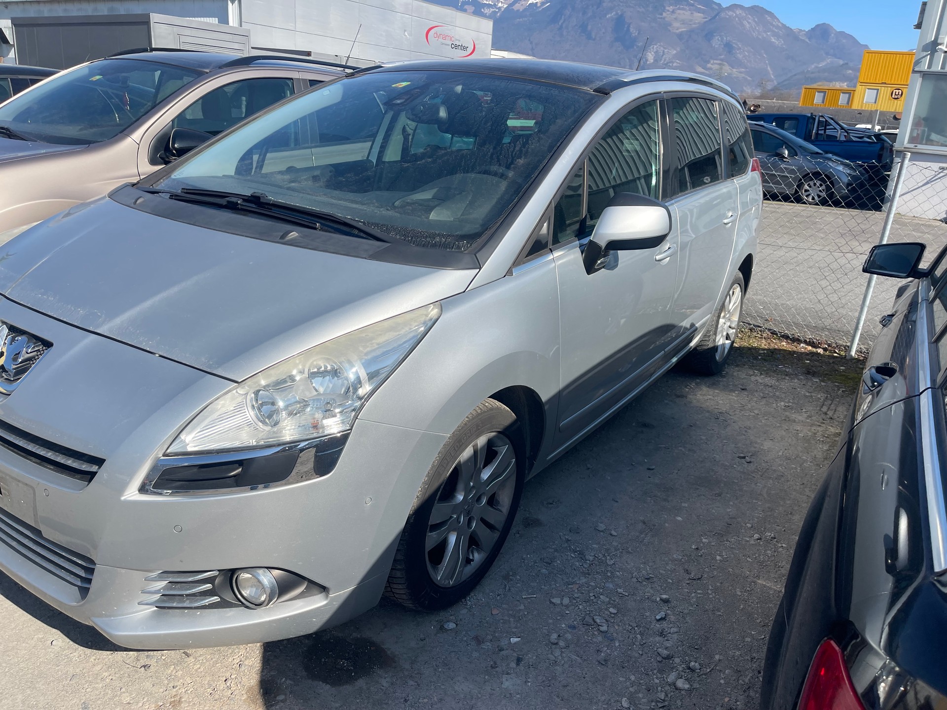 PEUGEOT 5008 1.6 16V T Sport Pack