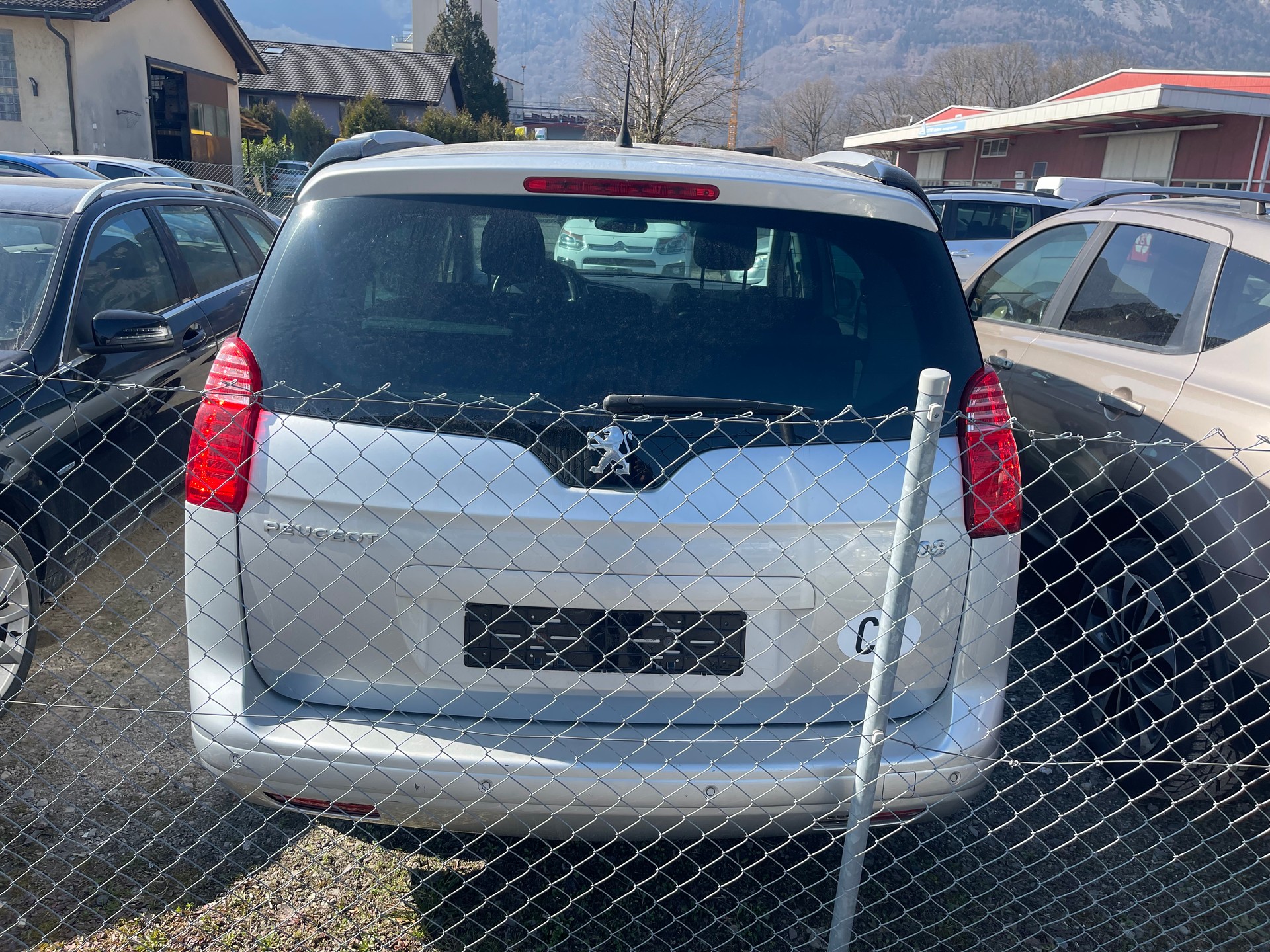 PEUGEOT 5008 1.6 16V T Sport Pack-image-8