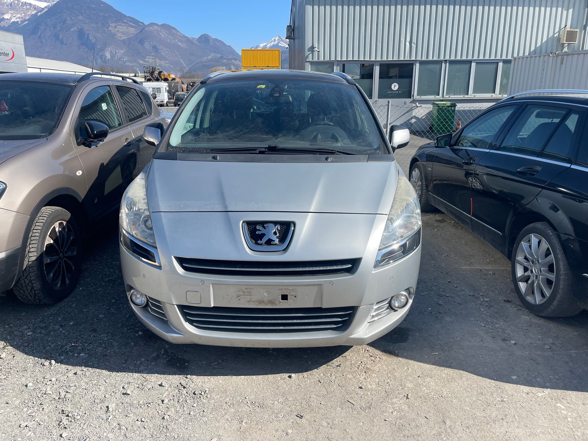 PEUGEOT 5008 1.6 16V T Sport Pack-image-6