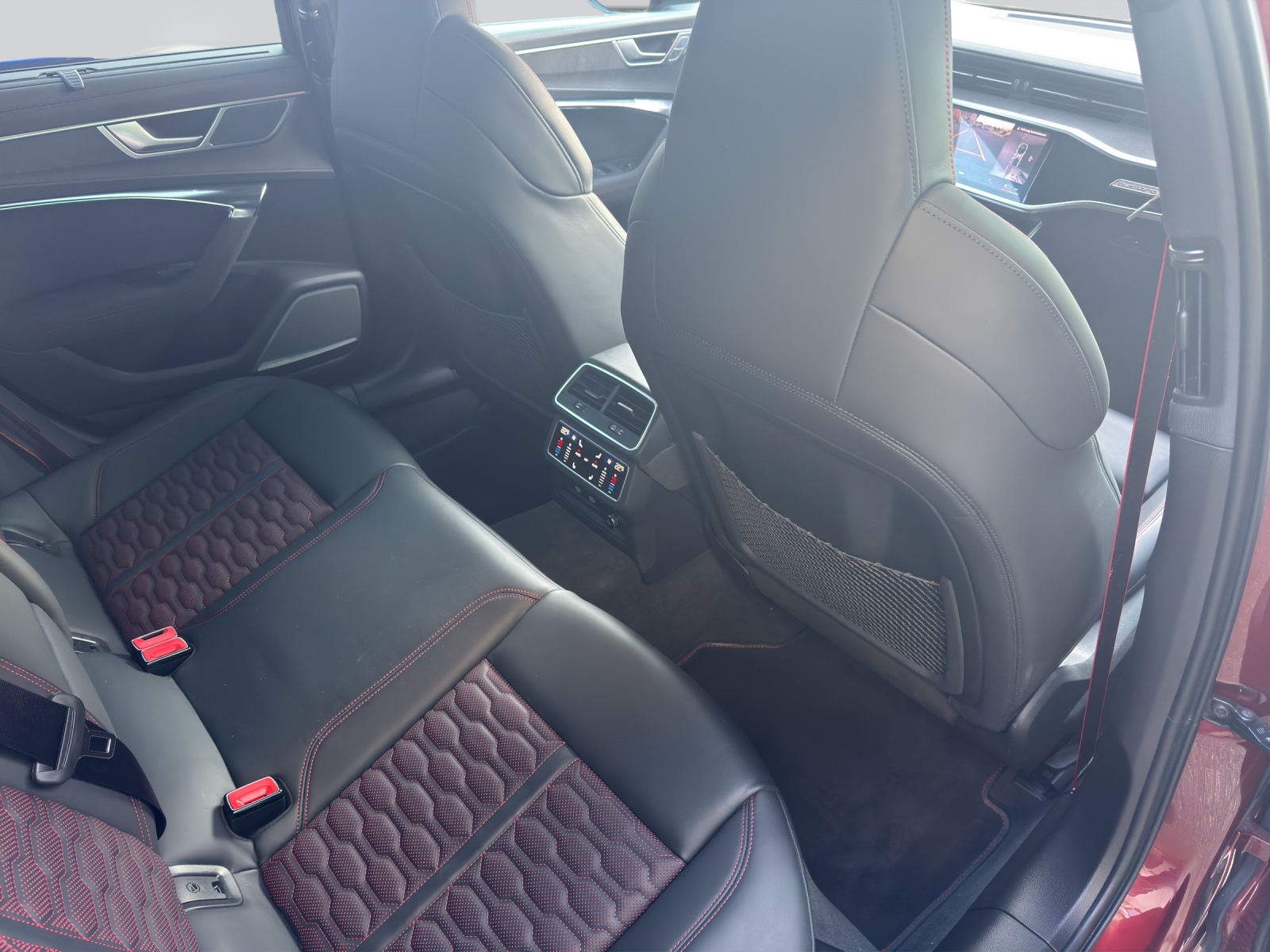 AUDI RS6 Avant 4.0 TFSI V8 Performance quattro-image-9