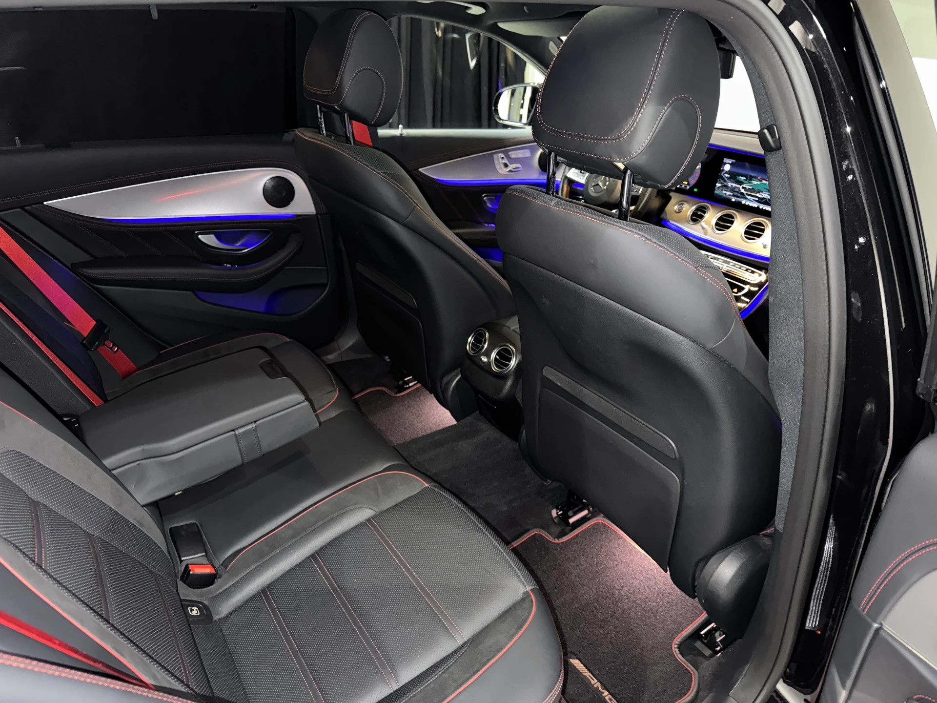 MERCEDES-BENZ E 43 AMG 4 Matic 9G-Tronic-image-11