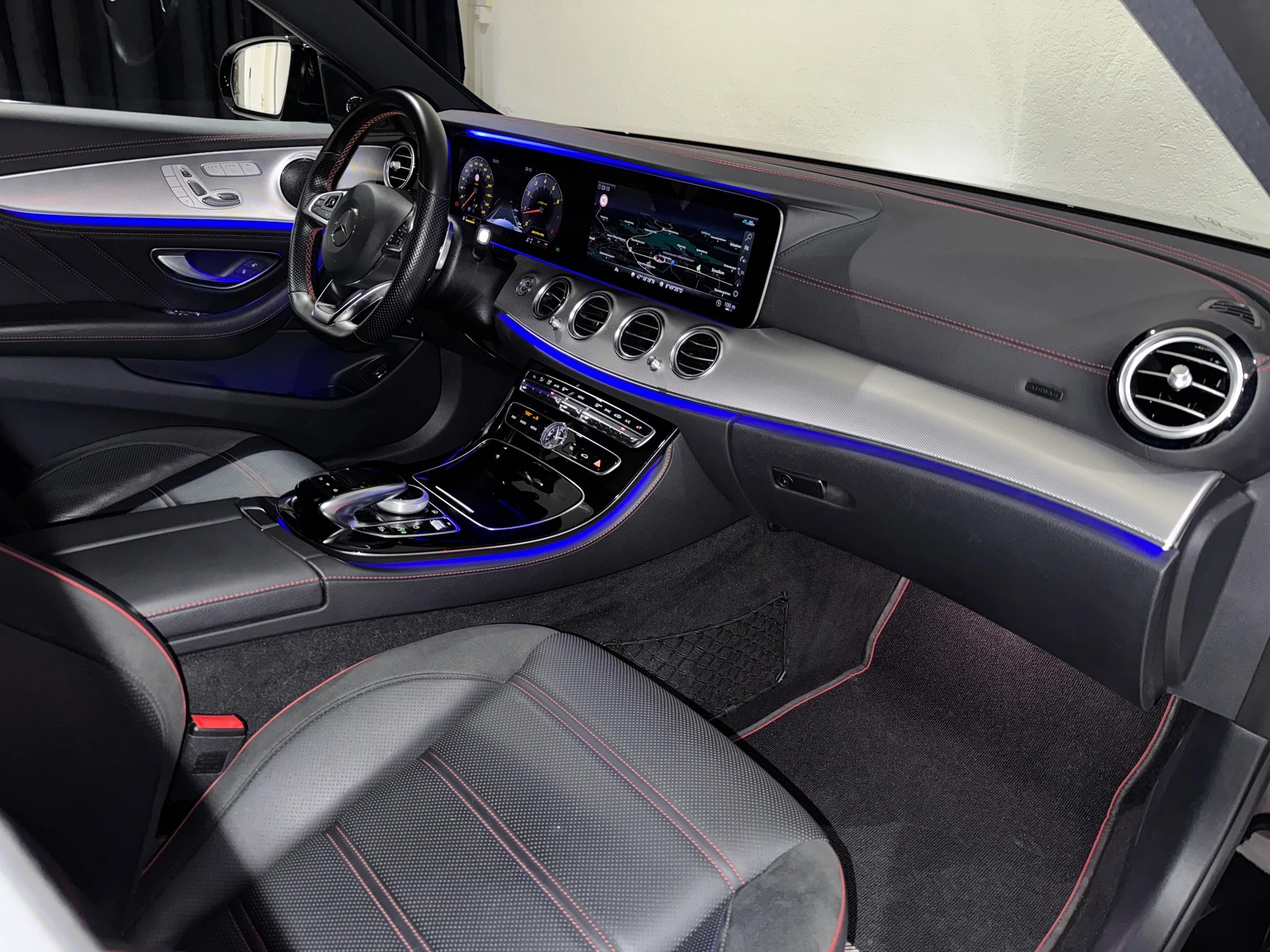 MERCEDES-BENZ E 43 AMG 4 Matic 9G-Tronic-image-9