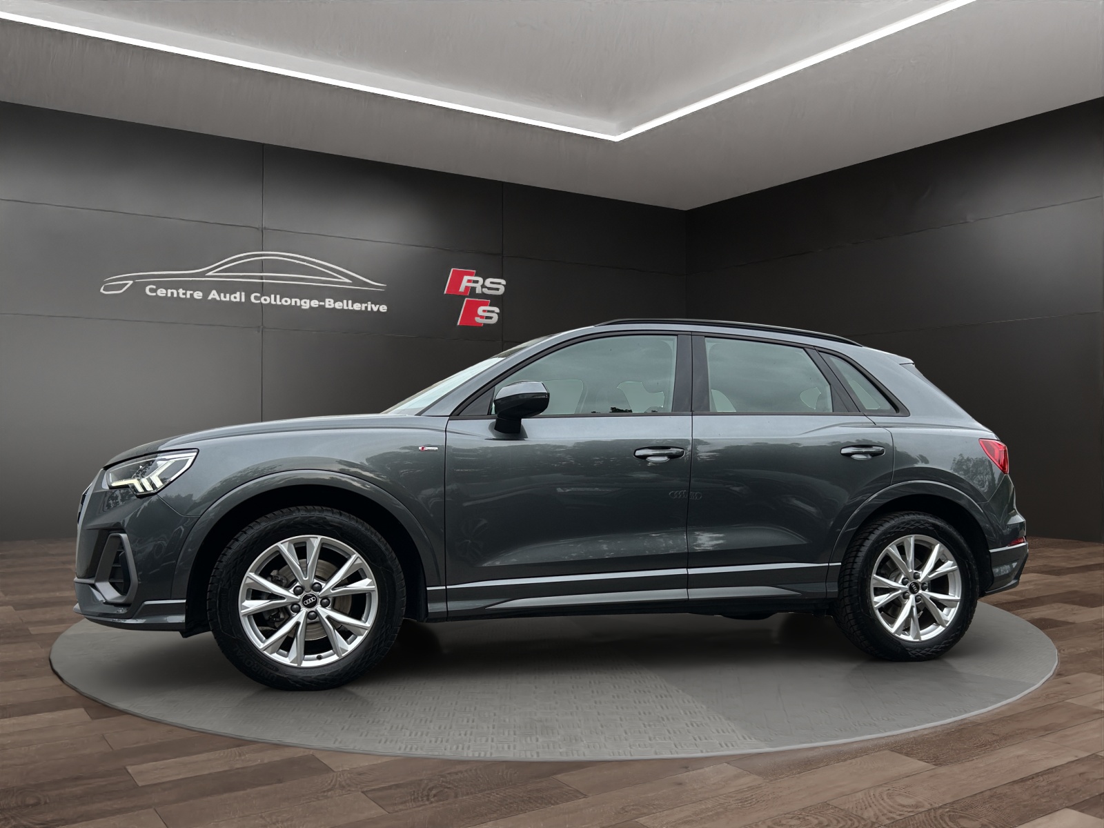 AUDI Q3 35 TFSI S line Attraction S-tronic-showroom-element-2