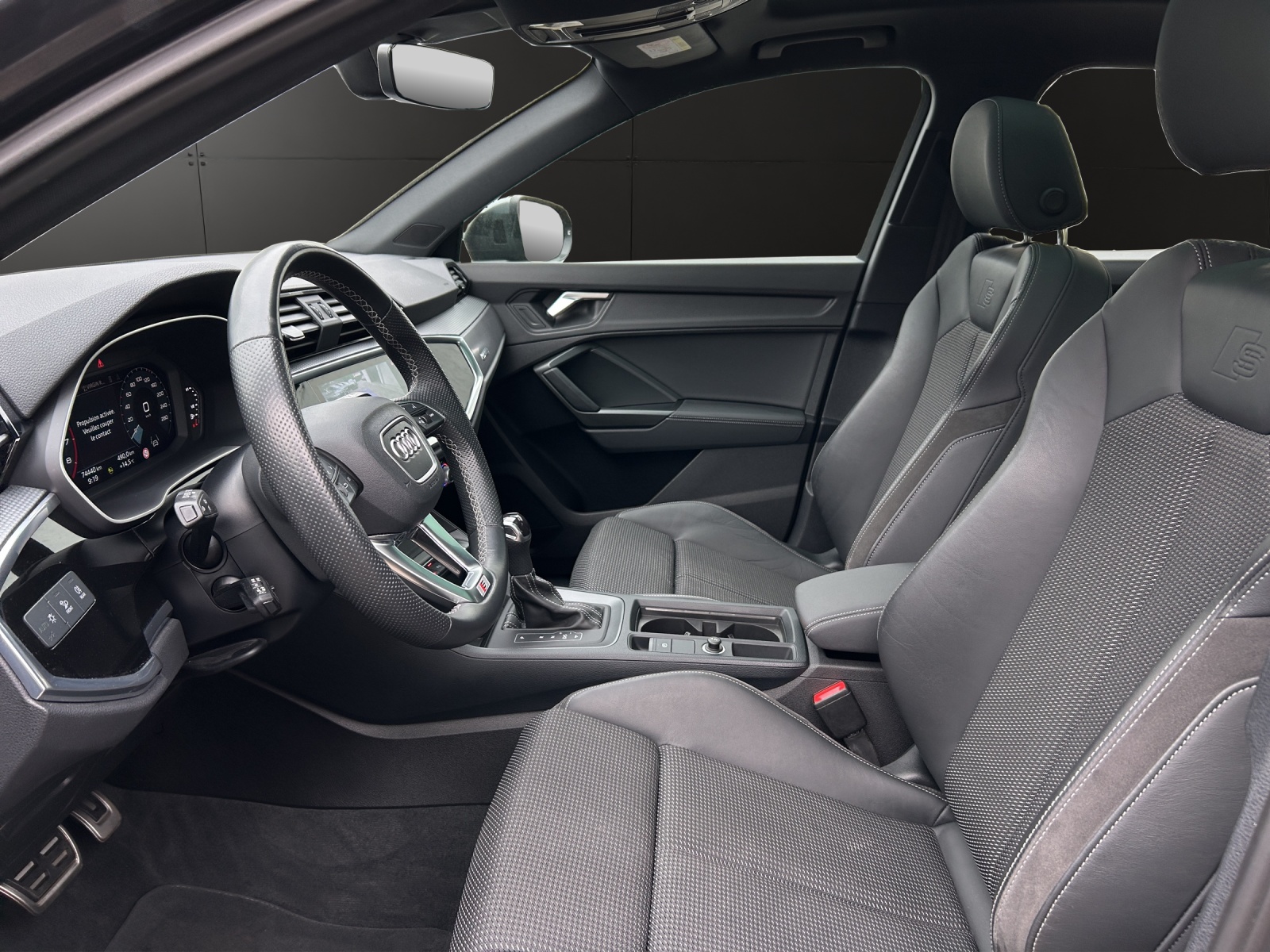 AUDI Q3 35 TFSI S line Attraction S-tronic-image-8