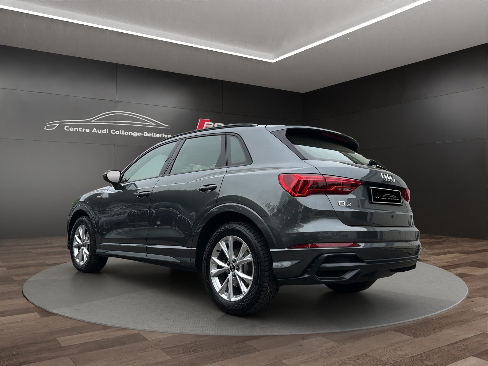 AUDI Q3 35 TFSI S line Attraction S-tronic-showroom-element-3