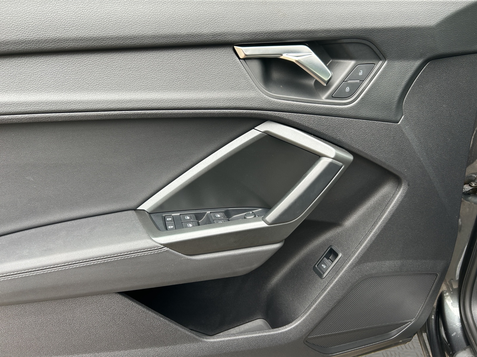 AUDI Q3 35 TFSI S line Attraction S-tronic-image-18