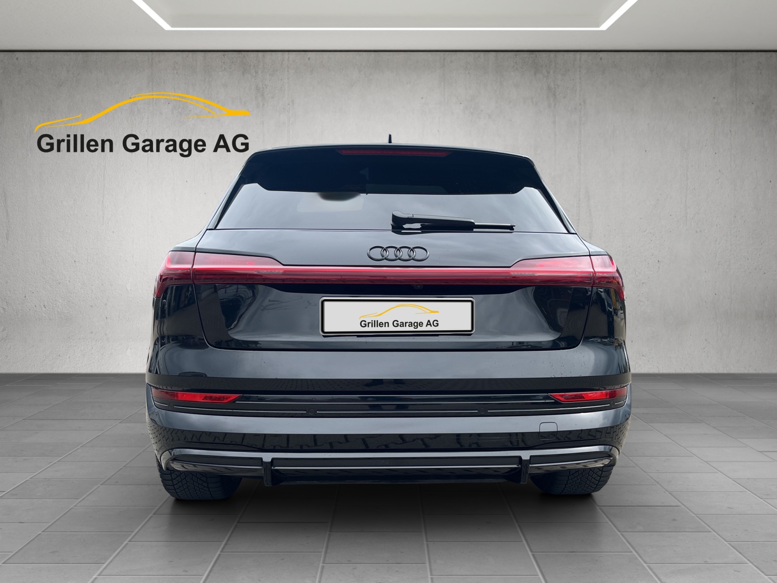 AUDI e-tron S quattro-showroom-element-3