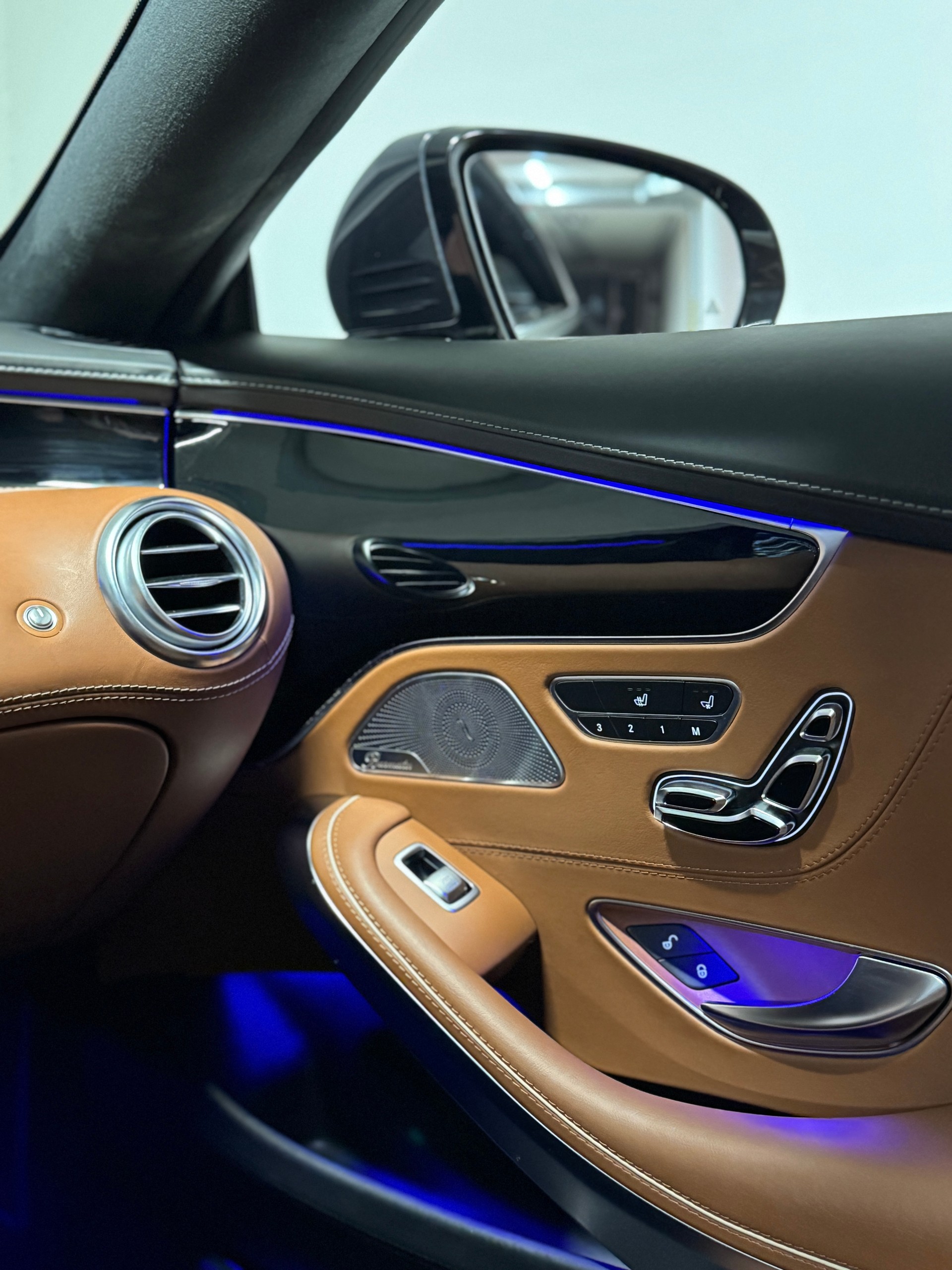 MERCEDES-BENZ S 63 AMG 4Matic Speedshift *Designo* *Vollausstattung*-image-12
