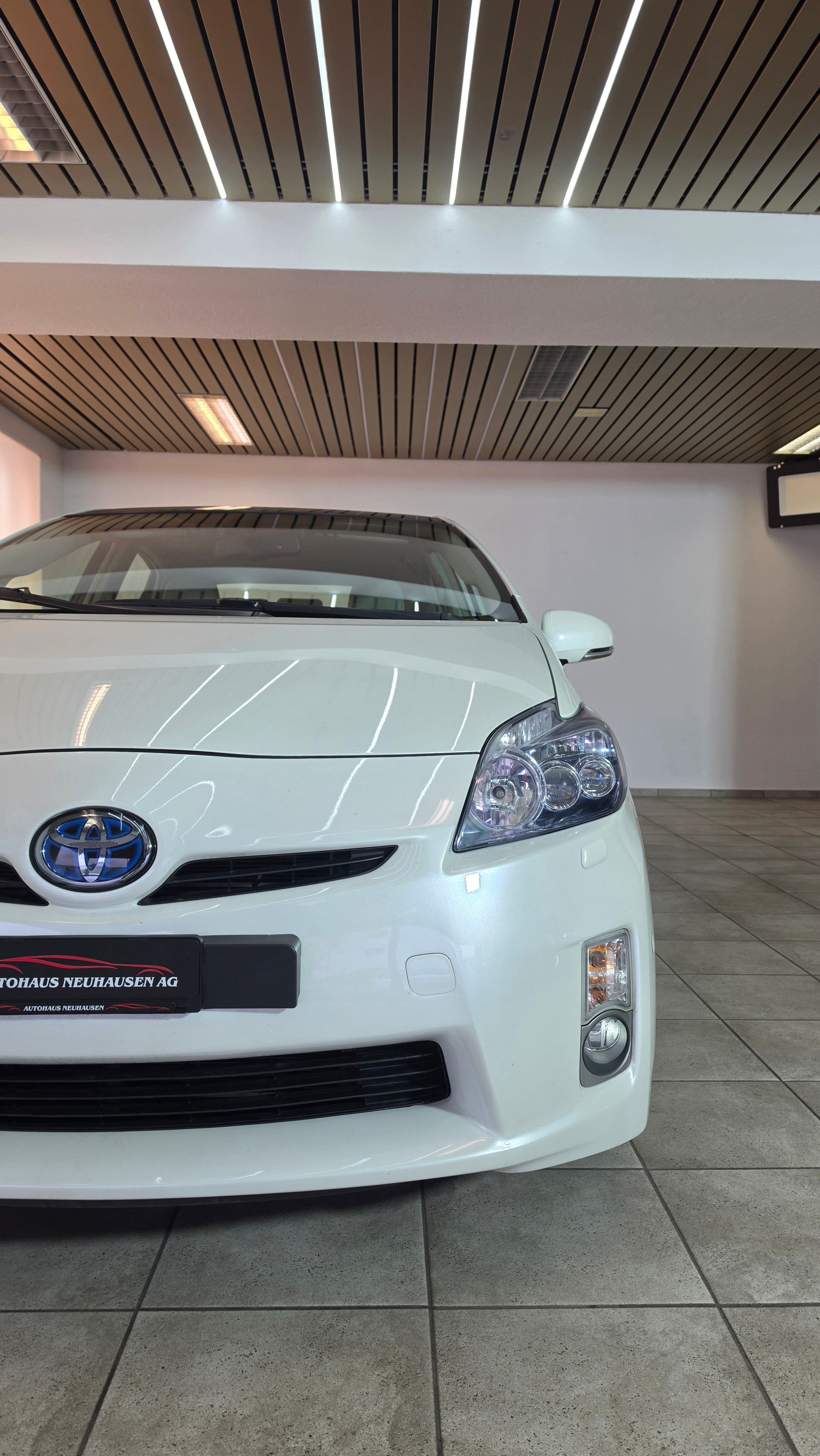 TOYOTA Prius 1.8 16V HSD Sol-showroom-element-2