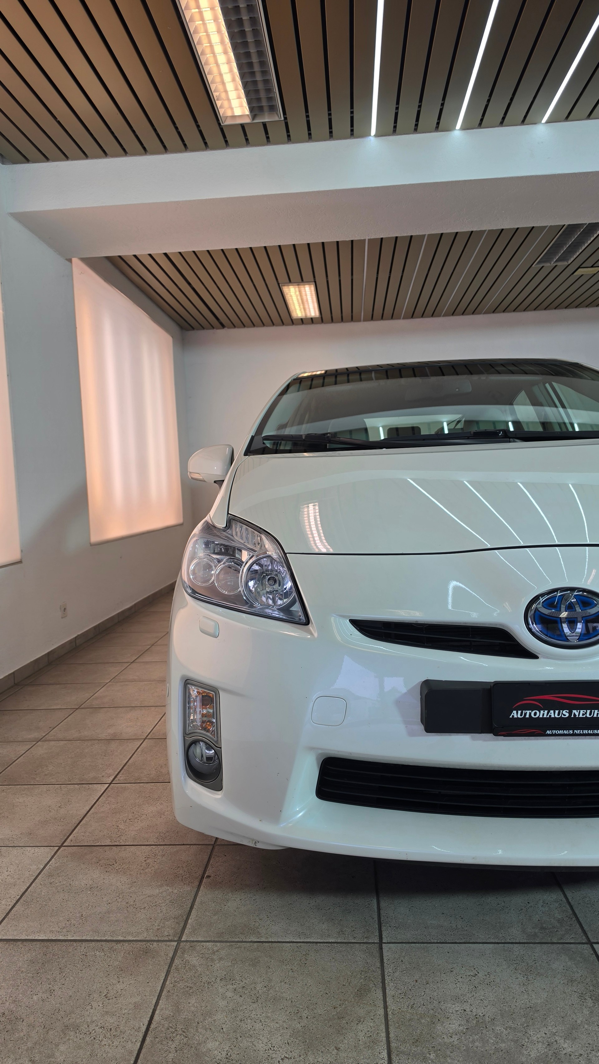 TOYOTA Prius 1.8 16V HSD Sol-showroom-element-3