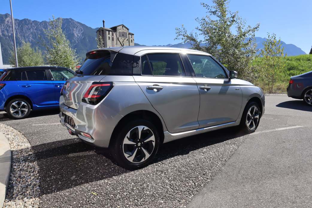 SUZUKI Swift 1.2 Tradizio Top Hybrid 4x4-image-5