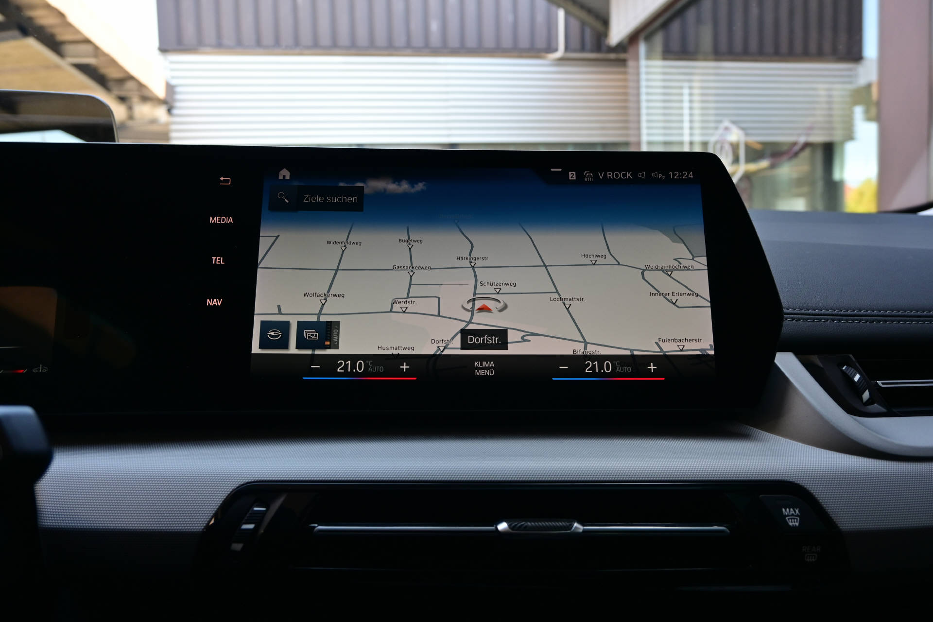 BMW 223d xDrive Active Tourer *AHK*HUD*Pano*8-fach*-image-16