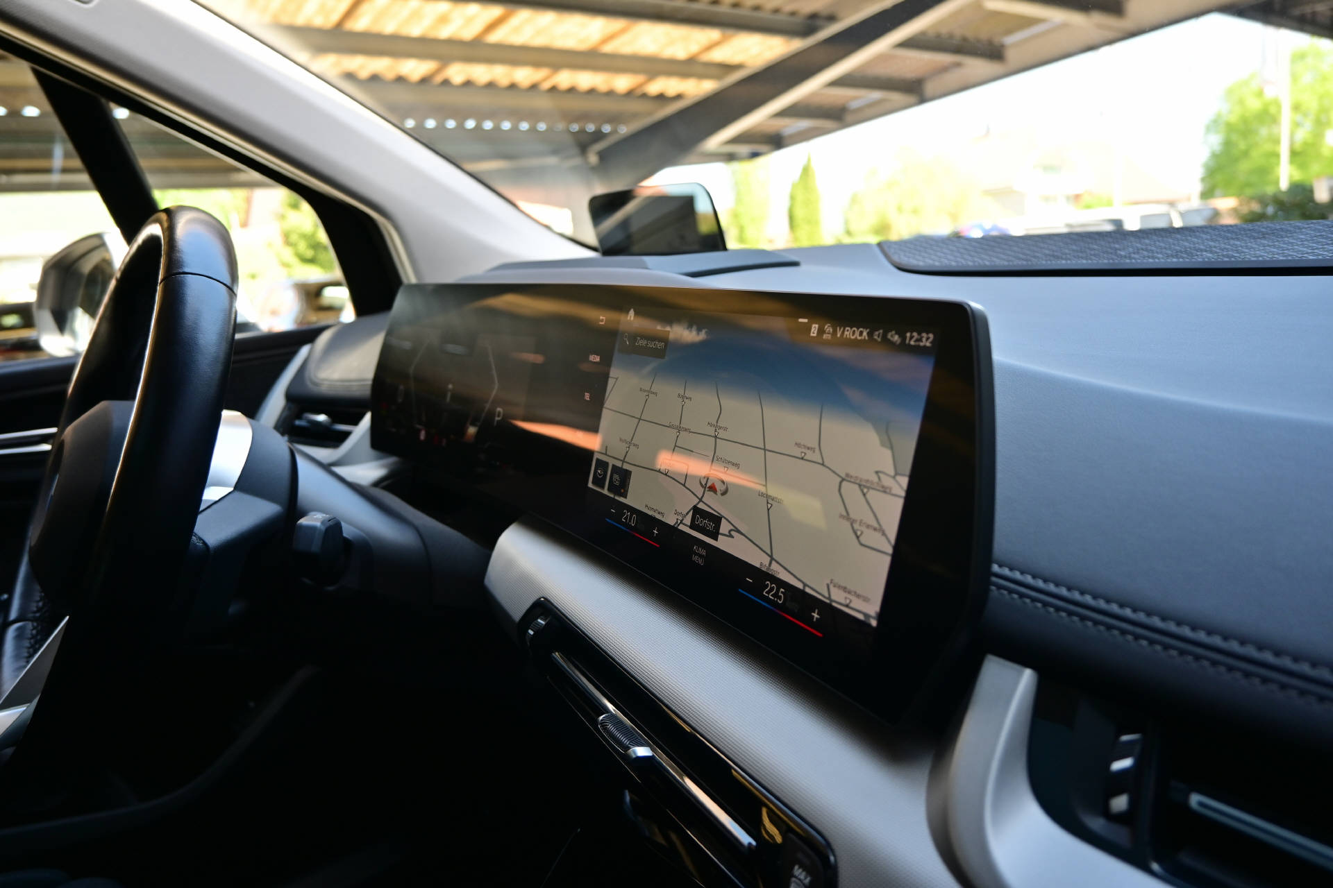 BMW 223d xDrive Active Tourer *AHK*HUD*Pano*8-fach*-image-17