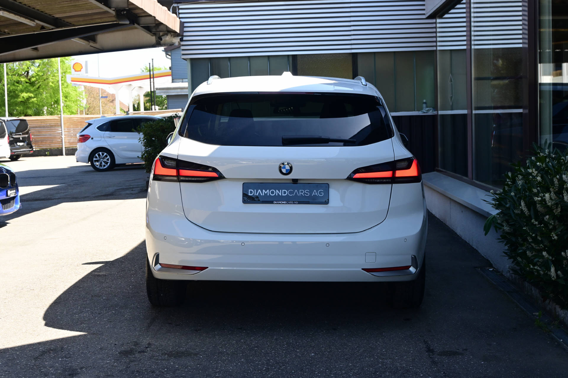 BMW 223d xDrive Active Tourer *AHK*HUD*Pano*8-fach*-image-6