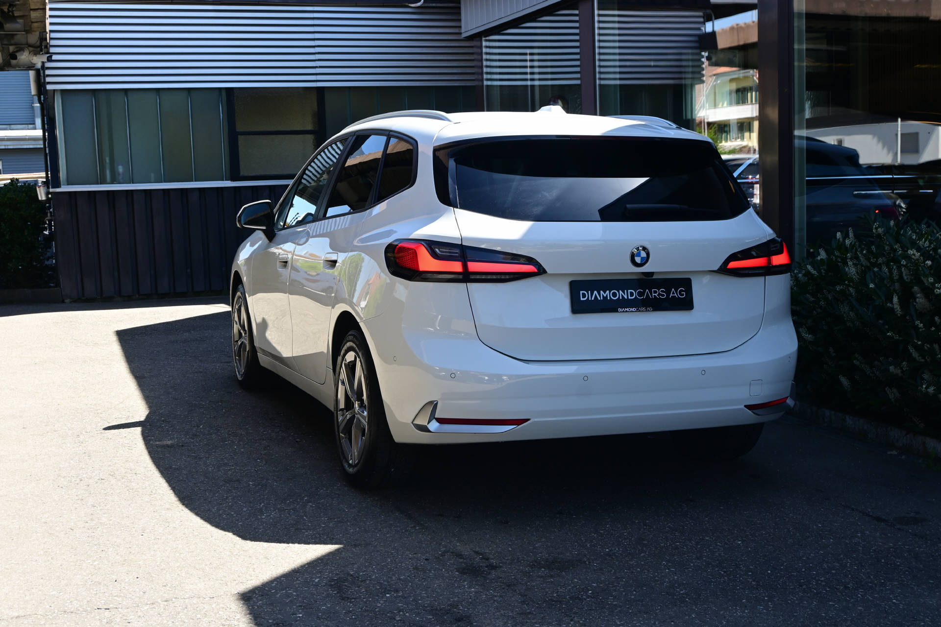BMW 223d xDrive Active Tourer *AHK*HUD*Pano*8-fach*-image-5