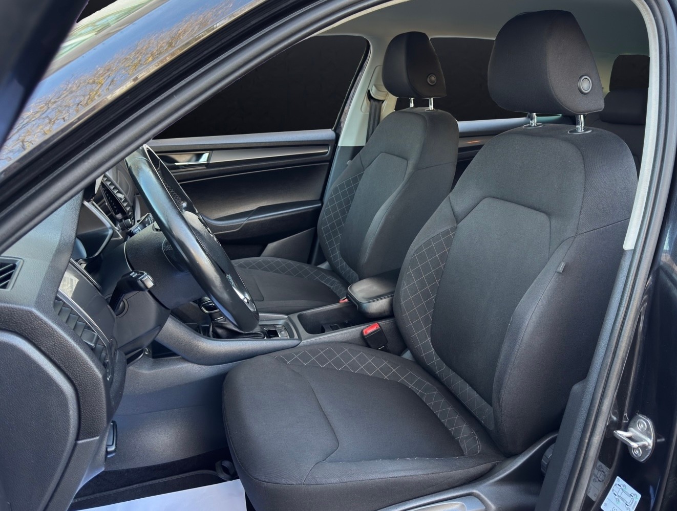 SKODA Kodiaq 2.0 TDI 7-Plätzer 2.0-Diesel- 150-PS * Sparsam 4X4 ALLRAD Automat . * Frisch ab MFK * Frisch ab Service.-image-13