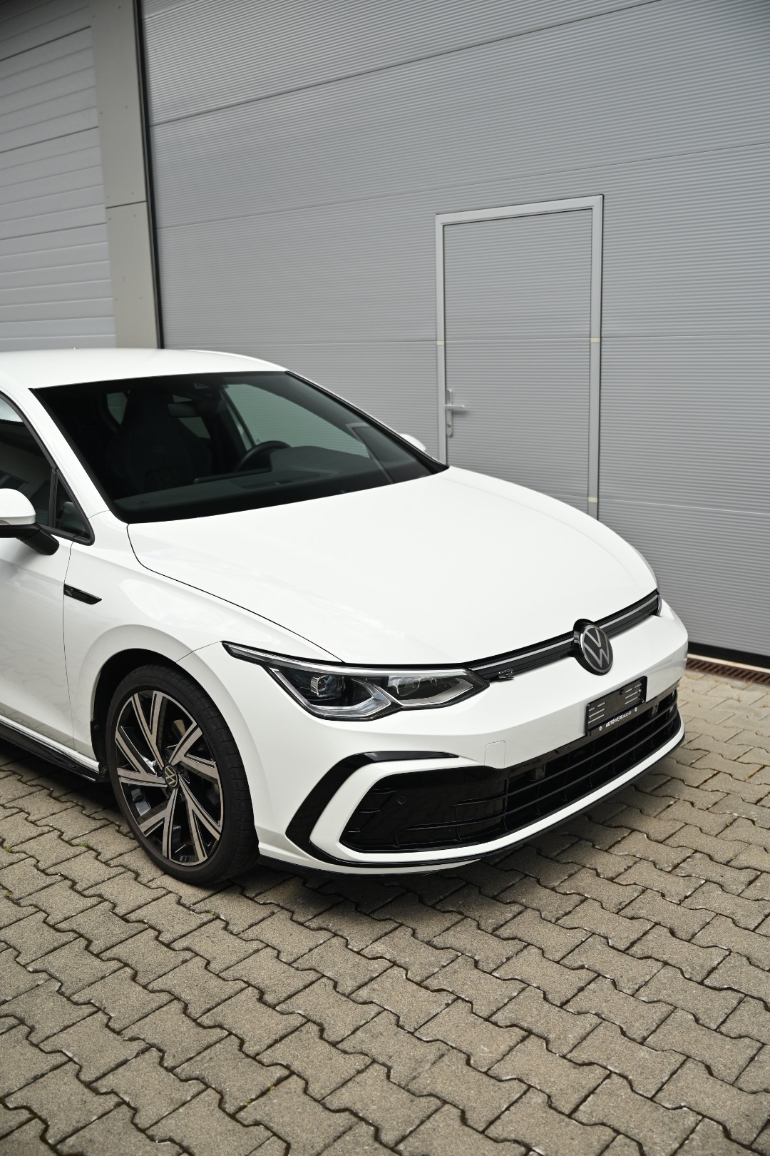 VW Golf 1.5 eTSI mHEV ACT R-Line DSG *Werksgarantie*-image-8