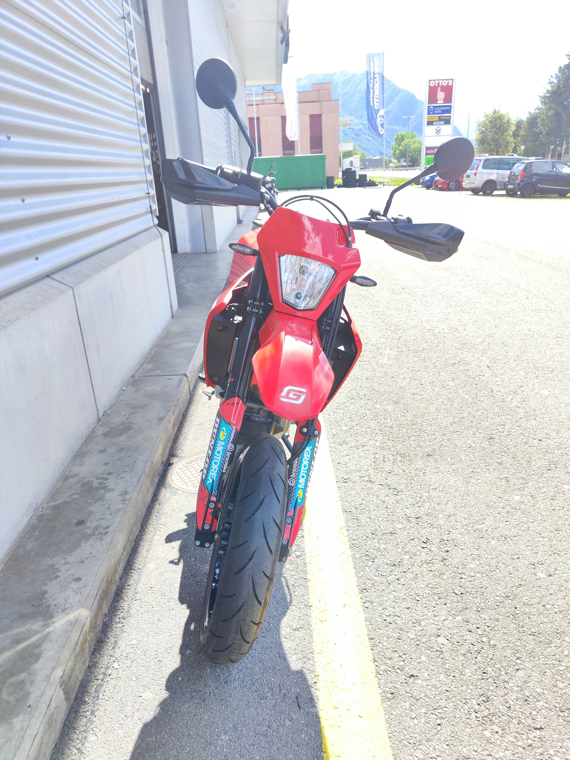 GASGAS SM 700-showroom-element-3