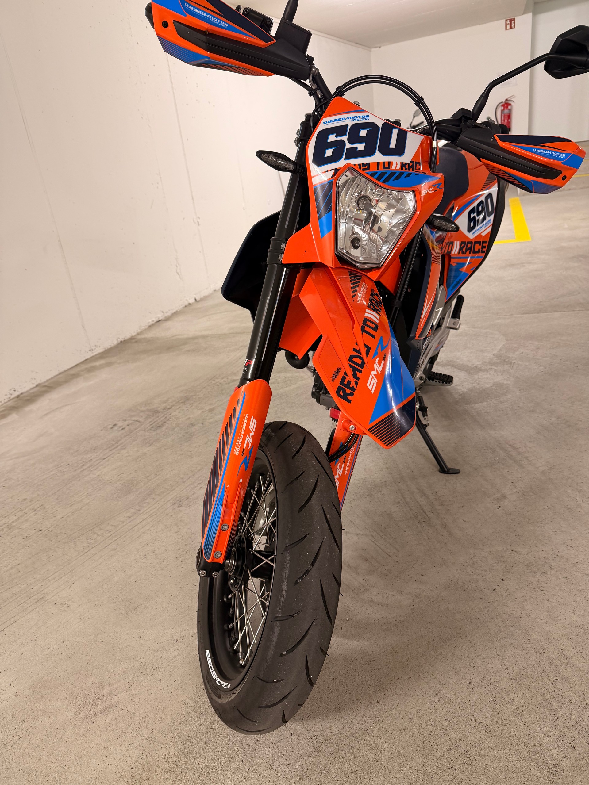 KTM 690 SMC R ABS (35 kW)-image-3