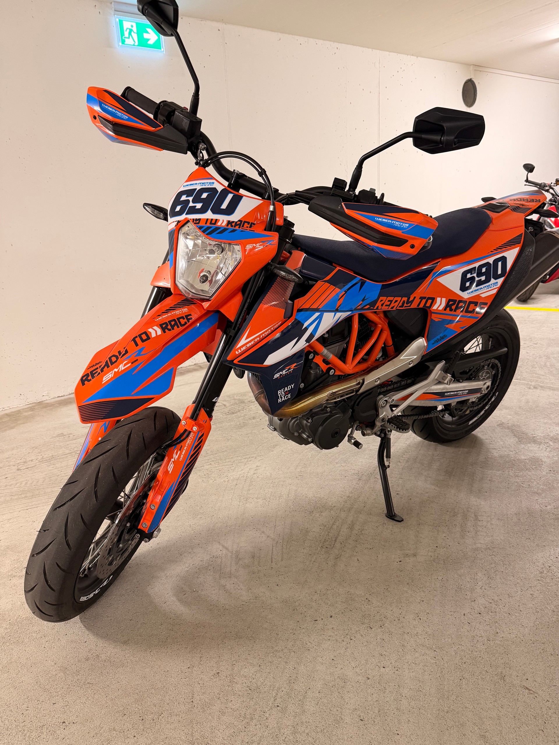 KTM 690 SMC R ABS (35 kW)-image-1