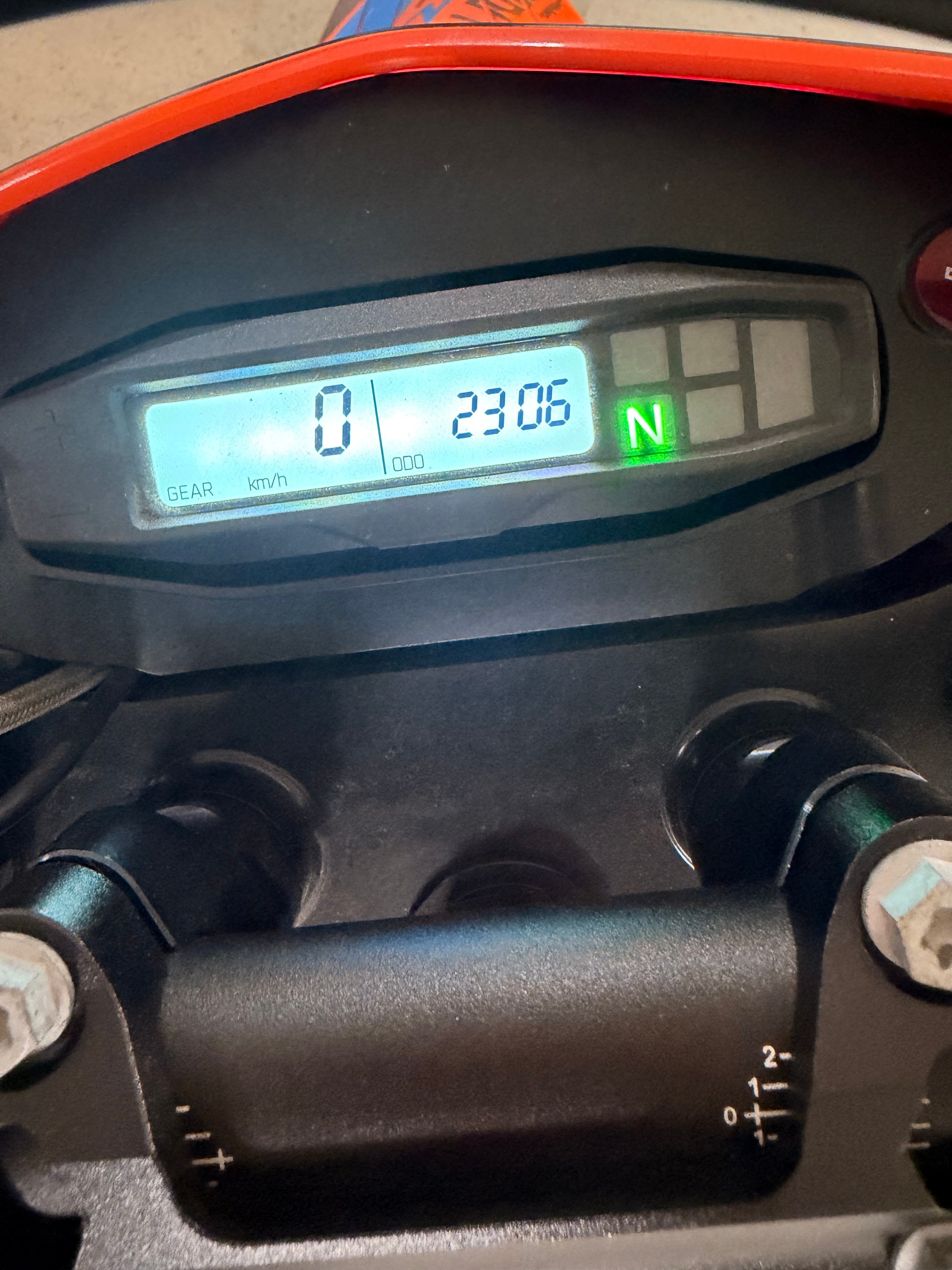 KTM 690 SMC R ABS (35 kW)-image-5