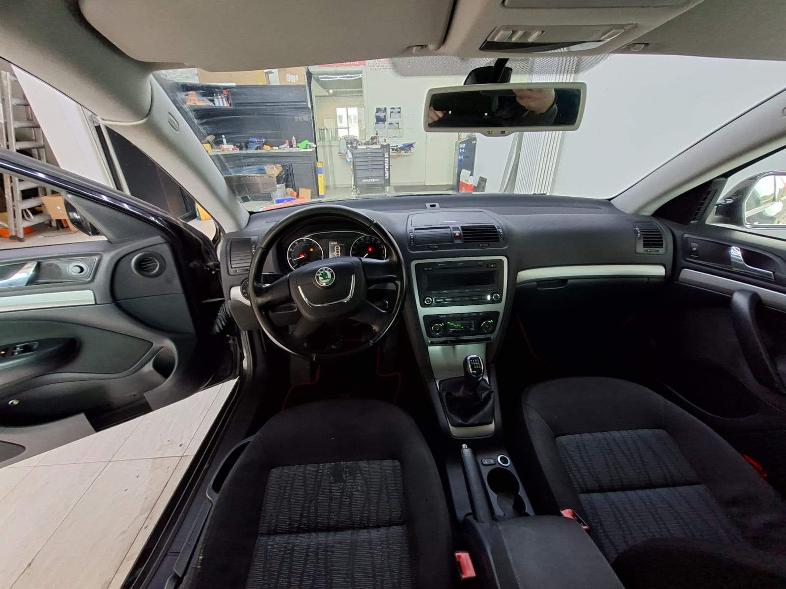 SKODA Octavia Combi 1.4 TSI Ambiente-showroom-element-2