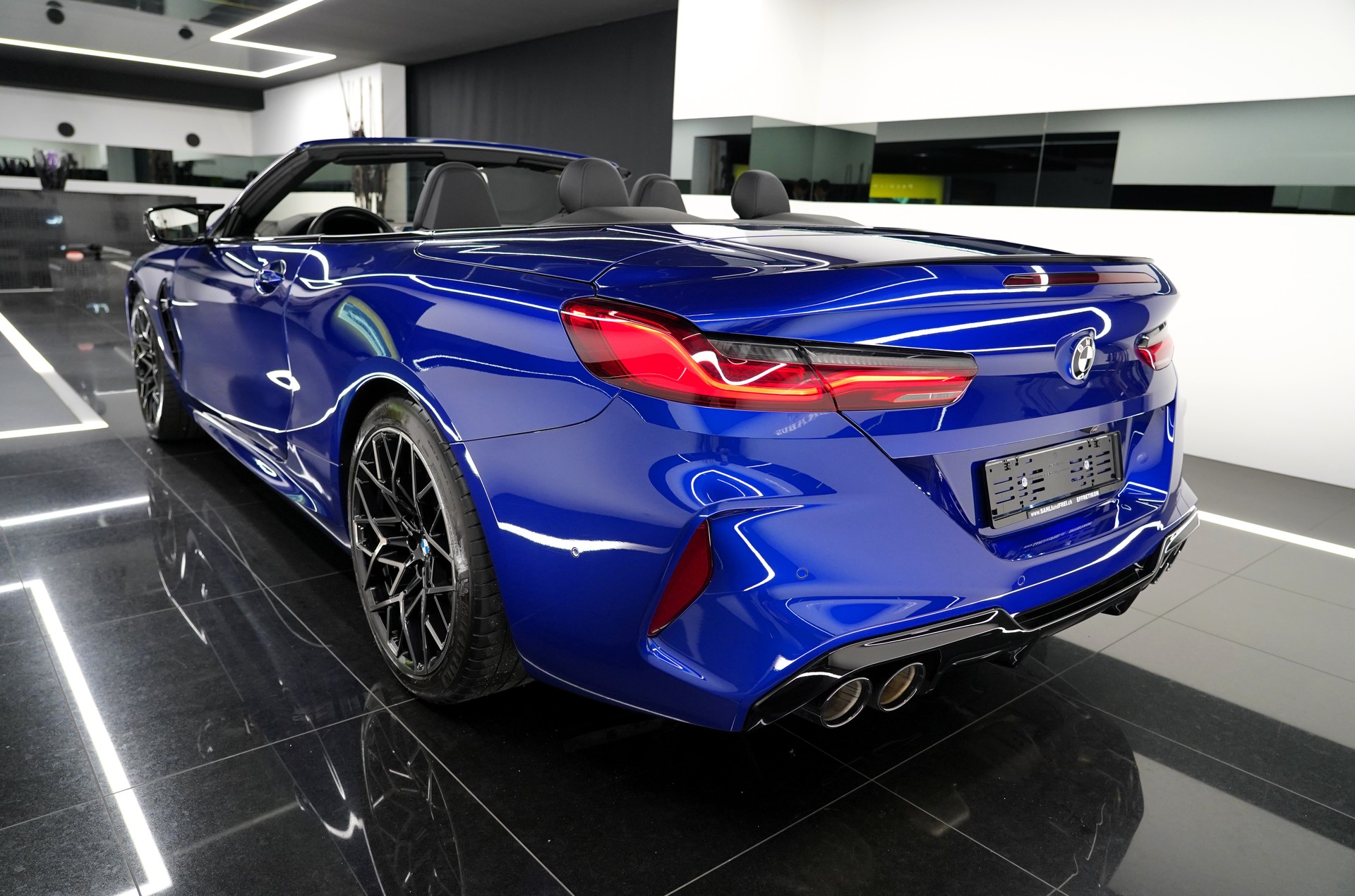BMW M8 xDrive M Competition-image-4