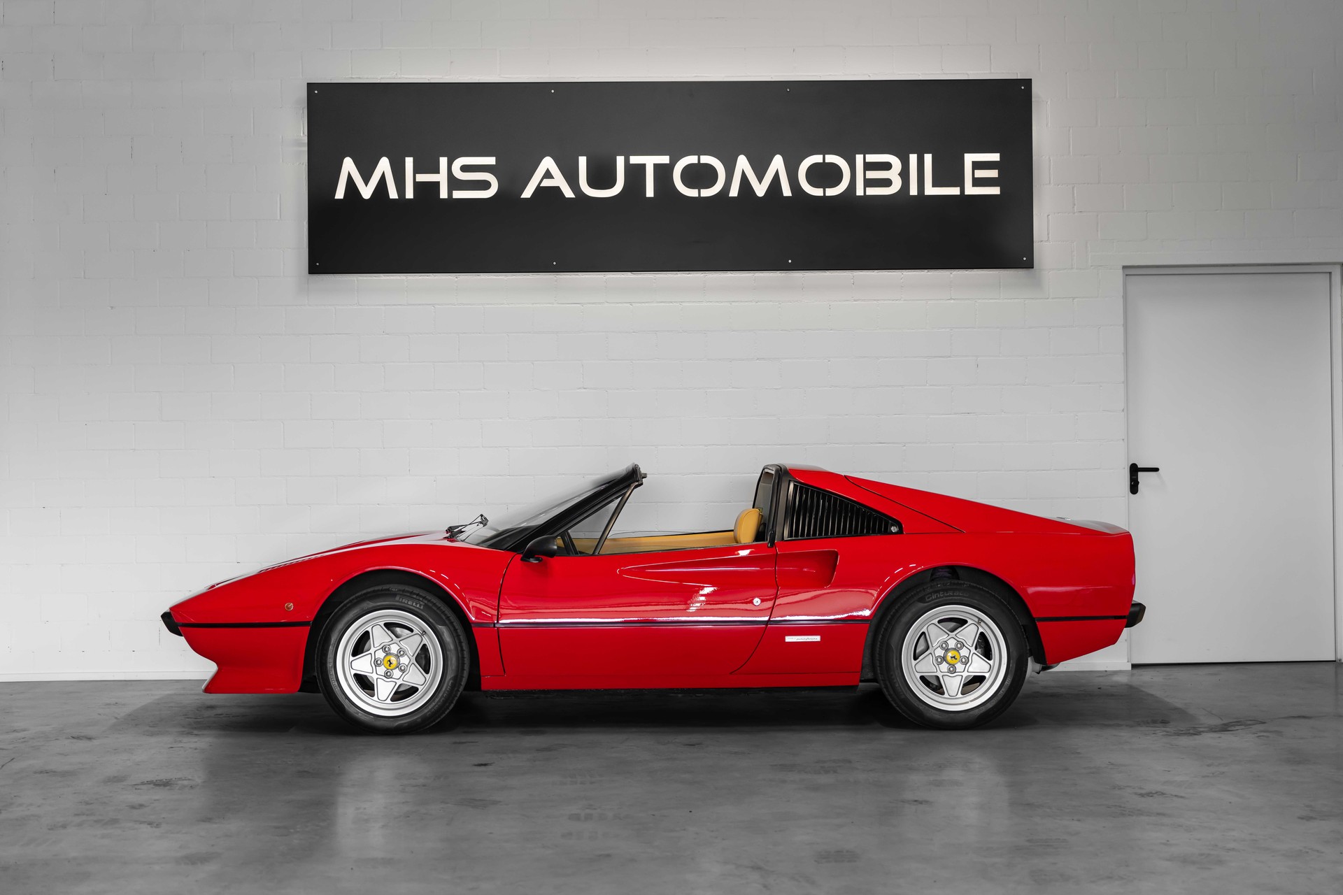 FERRARI GTS Targa-showroom-element-2