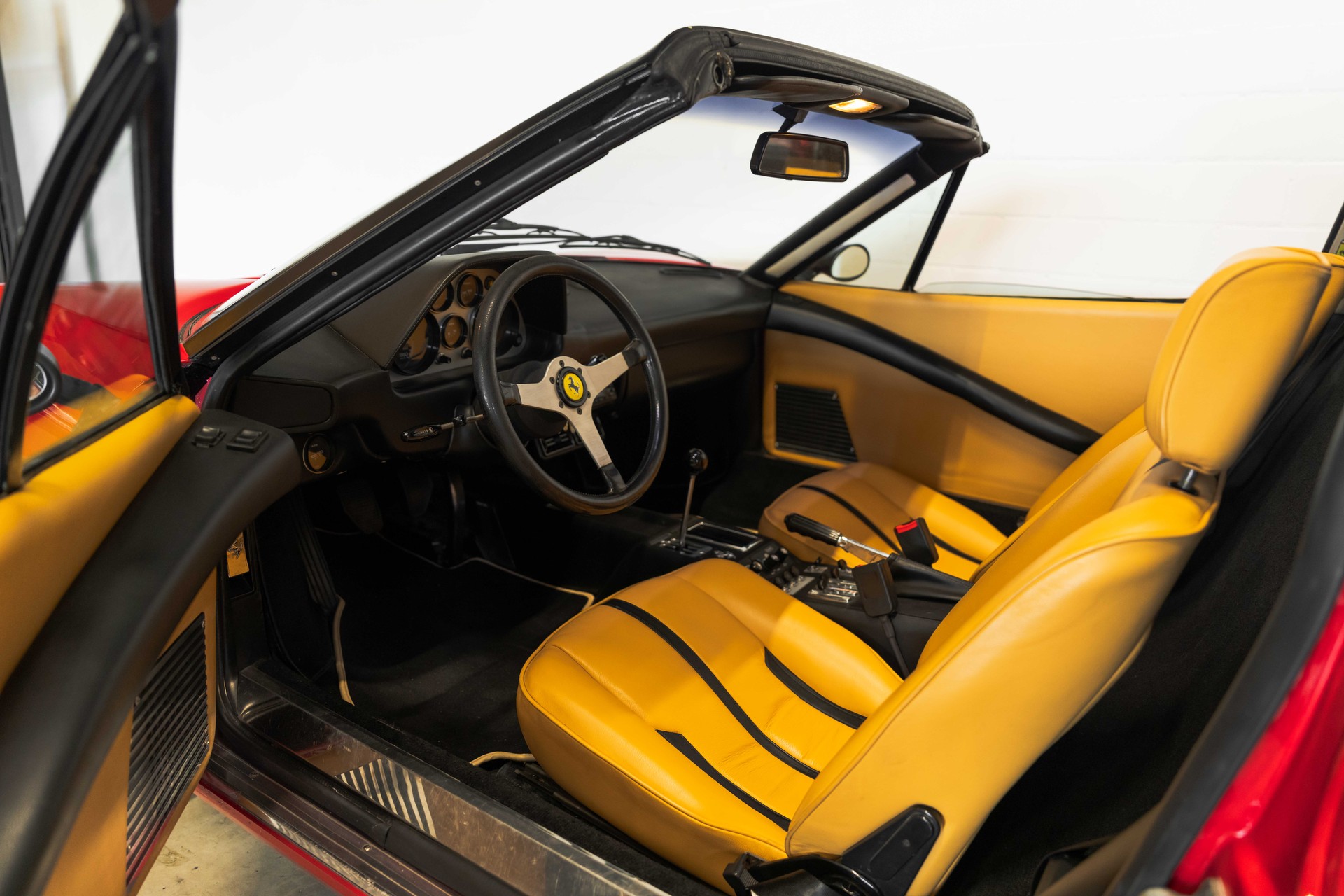 FERRARI GTS Targa-image-9