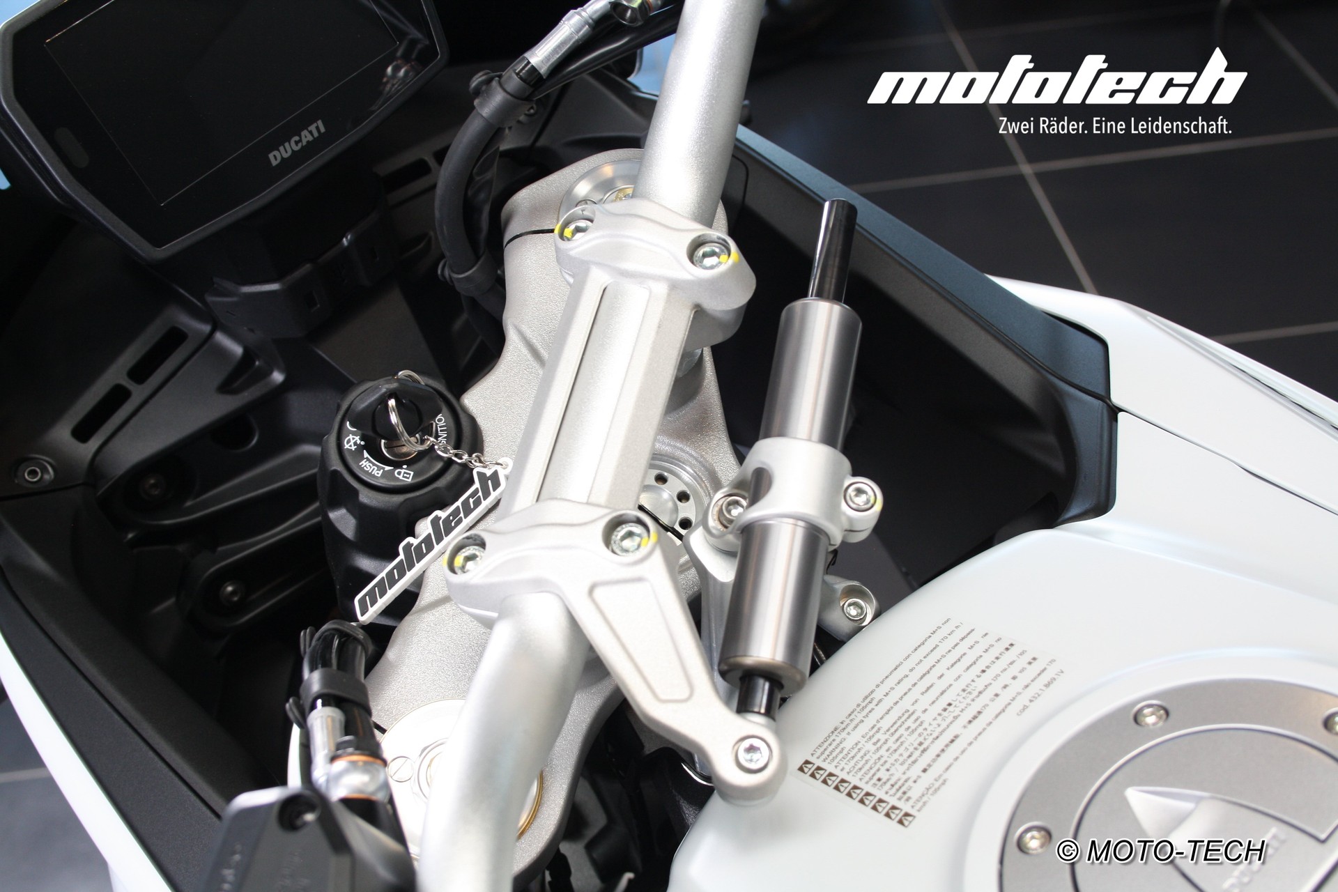 DUCATI Desert X MY26-image-9