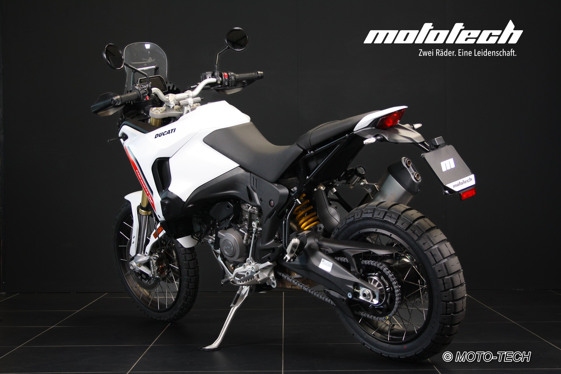 DUCATI Desert X MY26-image-3