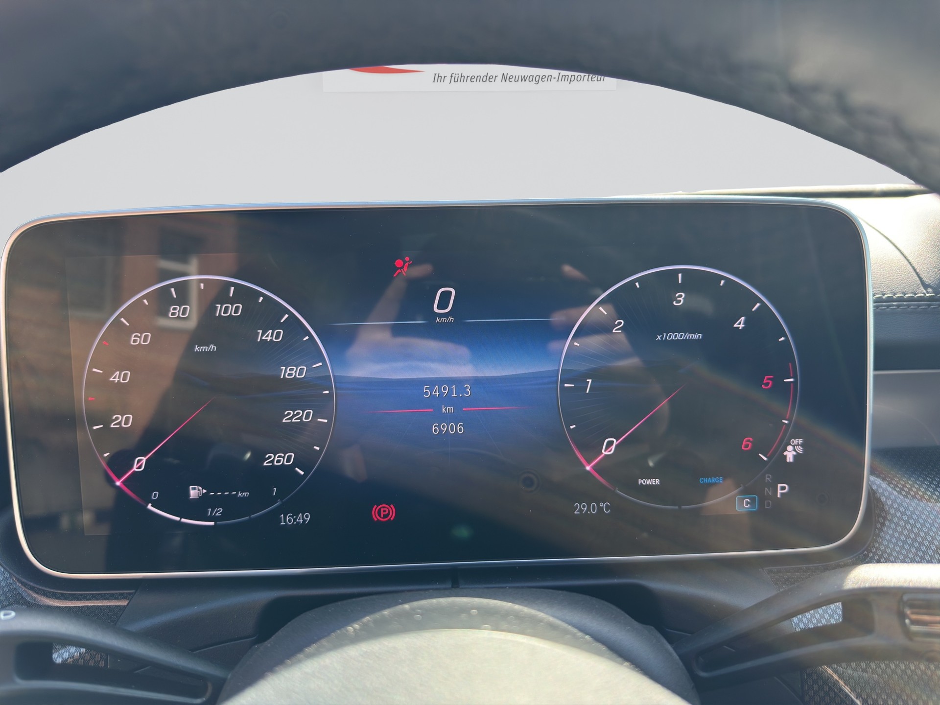 MERCEDES-BENZ C 300 d AMG Line-image-10