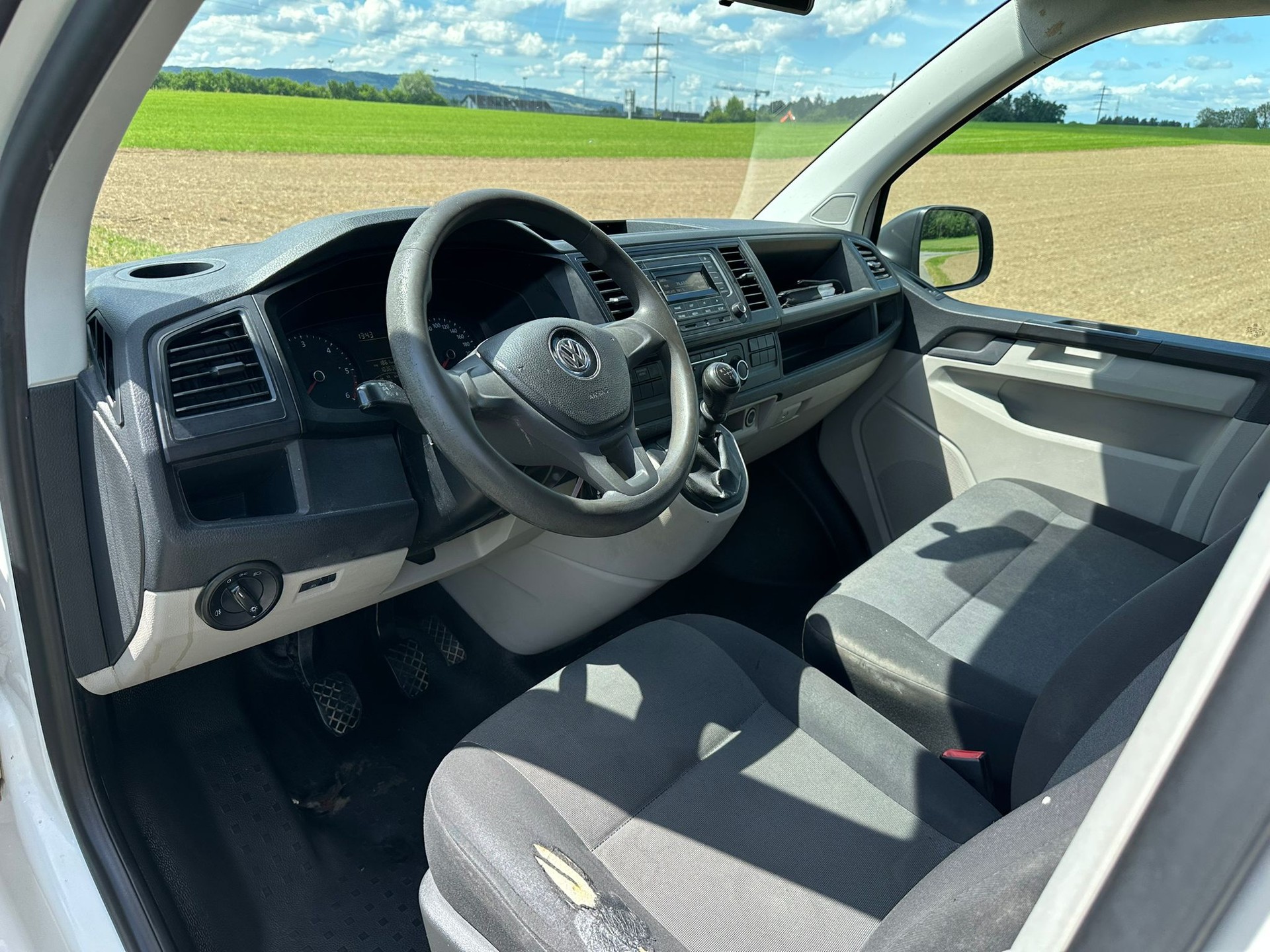 VW T6 2.0 TDI Entry-image-9