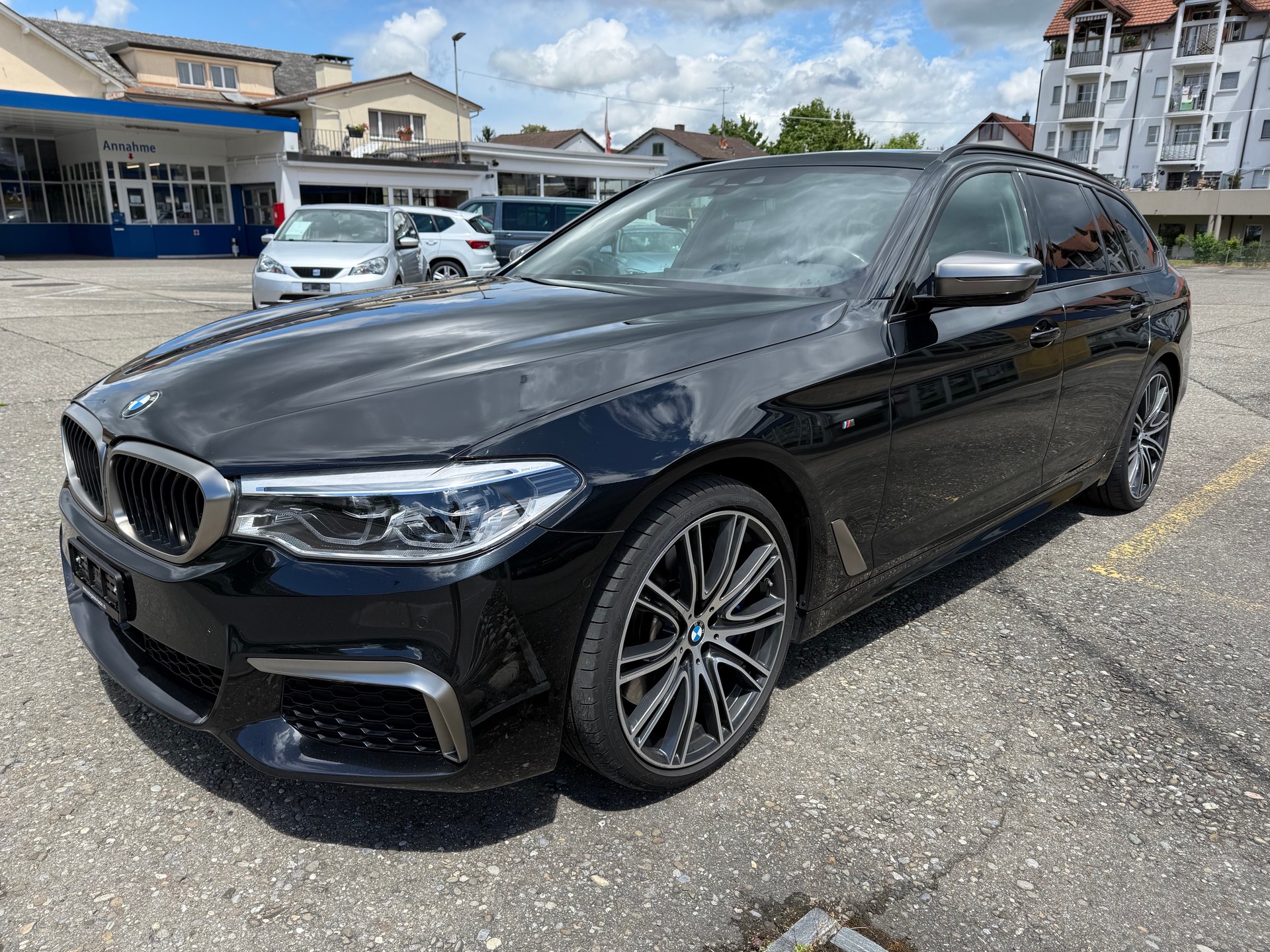 BMW M550d xDrive Touring Steptronic-image-2