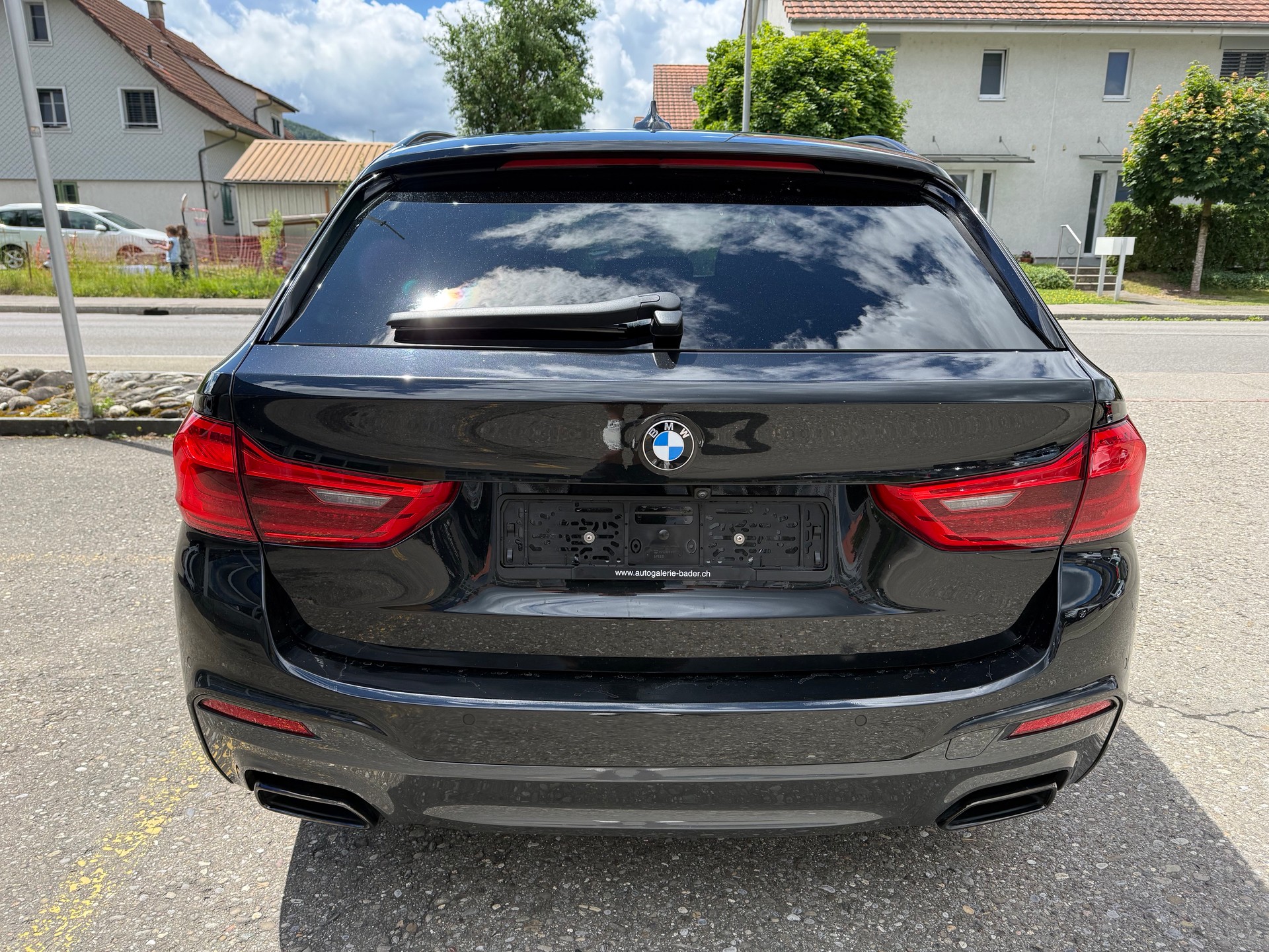 BMW M550d xDrive Touring Steptronic-image-4