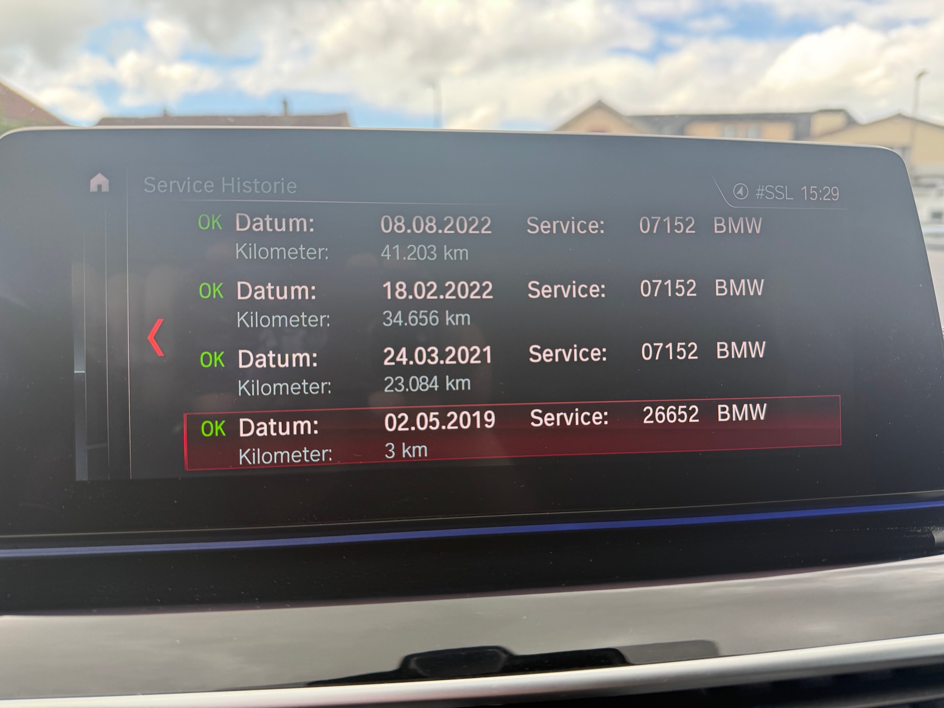 BMW M550d xDrive Touring Steptronic-image-15