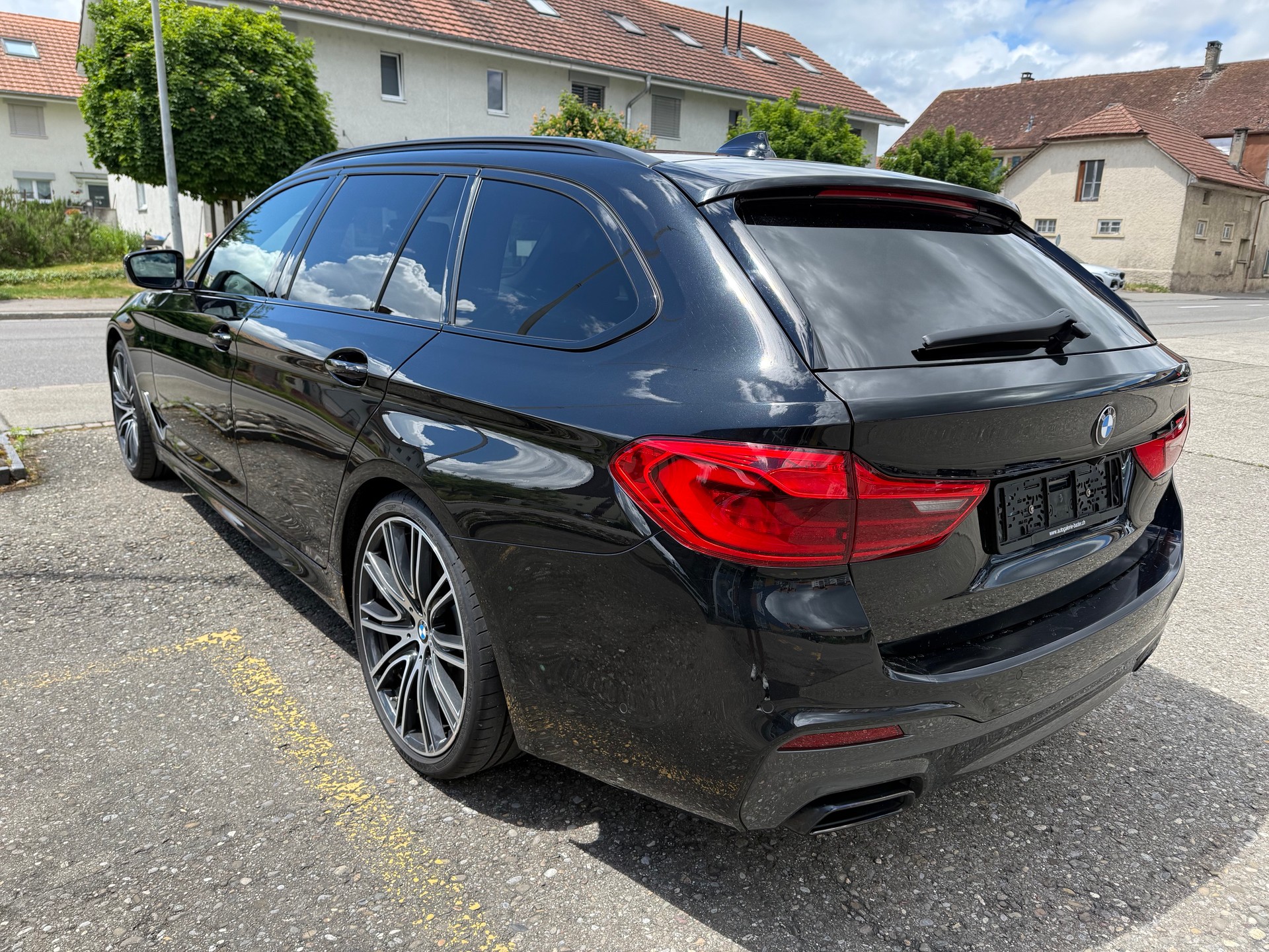BMW M550d xDrive Touring Steptronic-image-3