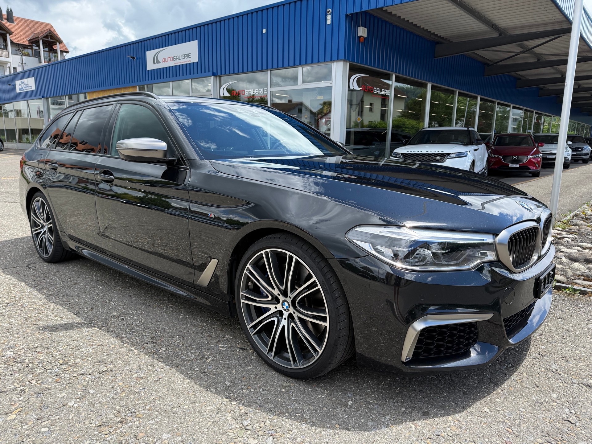 BMW M550d xDrive Touring Steptronic-image-0