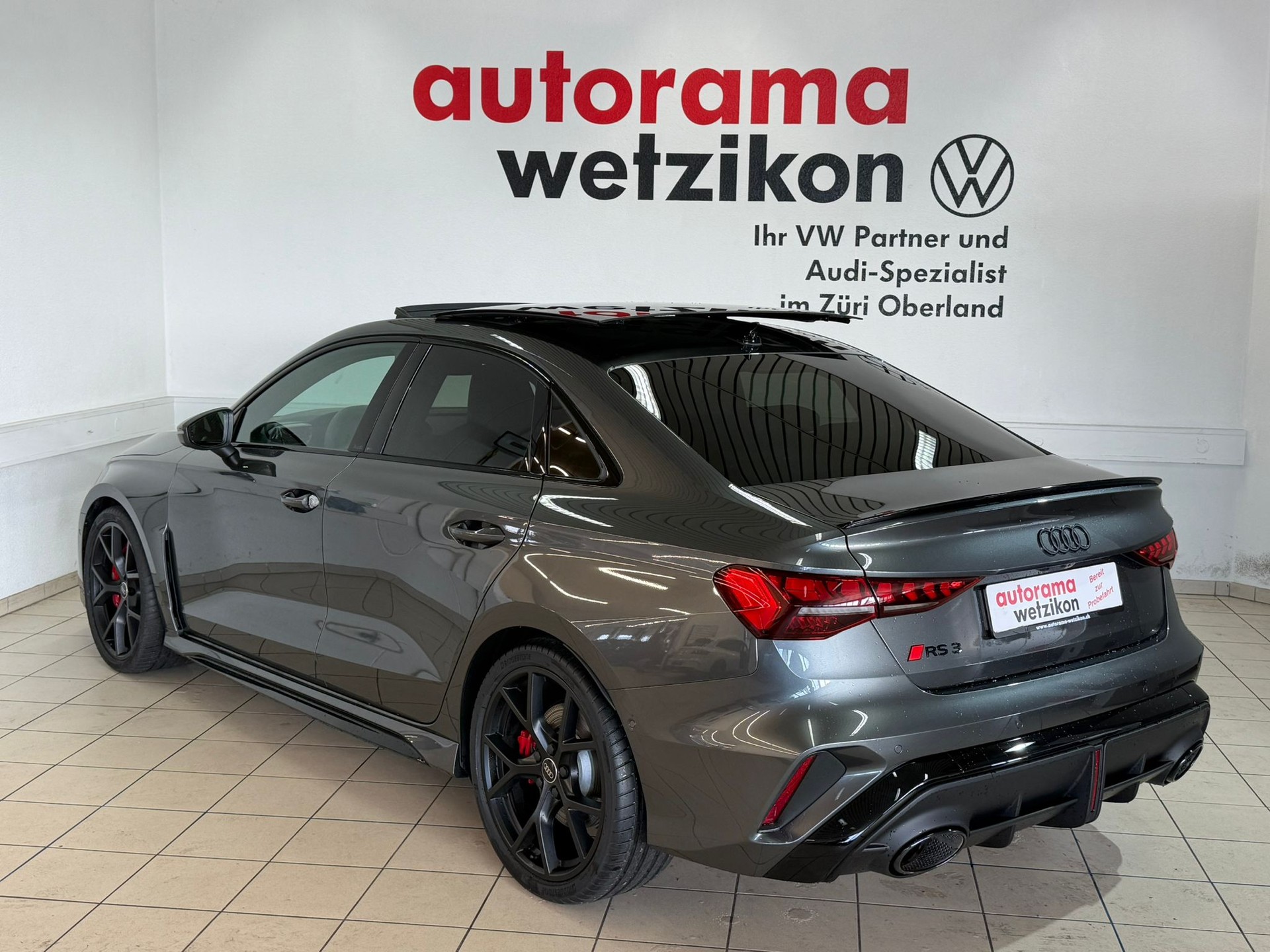 AUDI RS3 Limousine 2.5 TSI quattro S-tronic-showroom-element-2